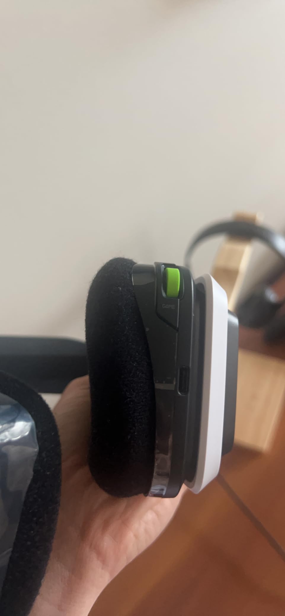ASTRO Gaming Logitech G A20 Gen 2 Wireless Headset Xbox - White/Green | Compatible with Series X | S, One customer photo 2
