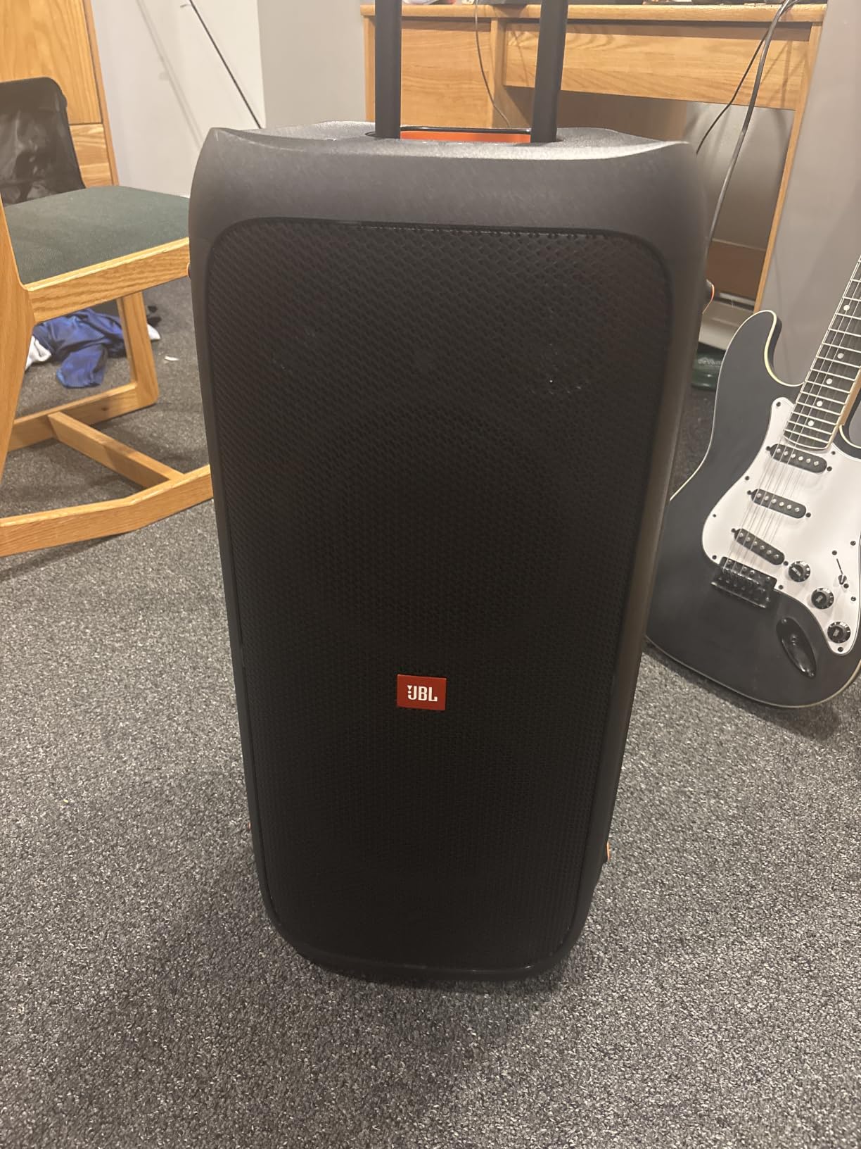 JBL Partybox 310 - Portable Party Speaker with Long Lasting Battery, Powerful JBL Sound and Exciting Light Show, Black customer photo 1