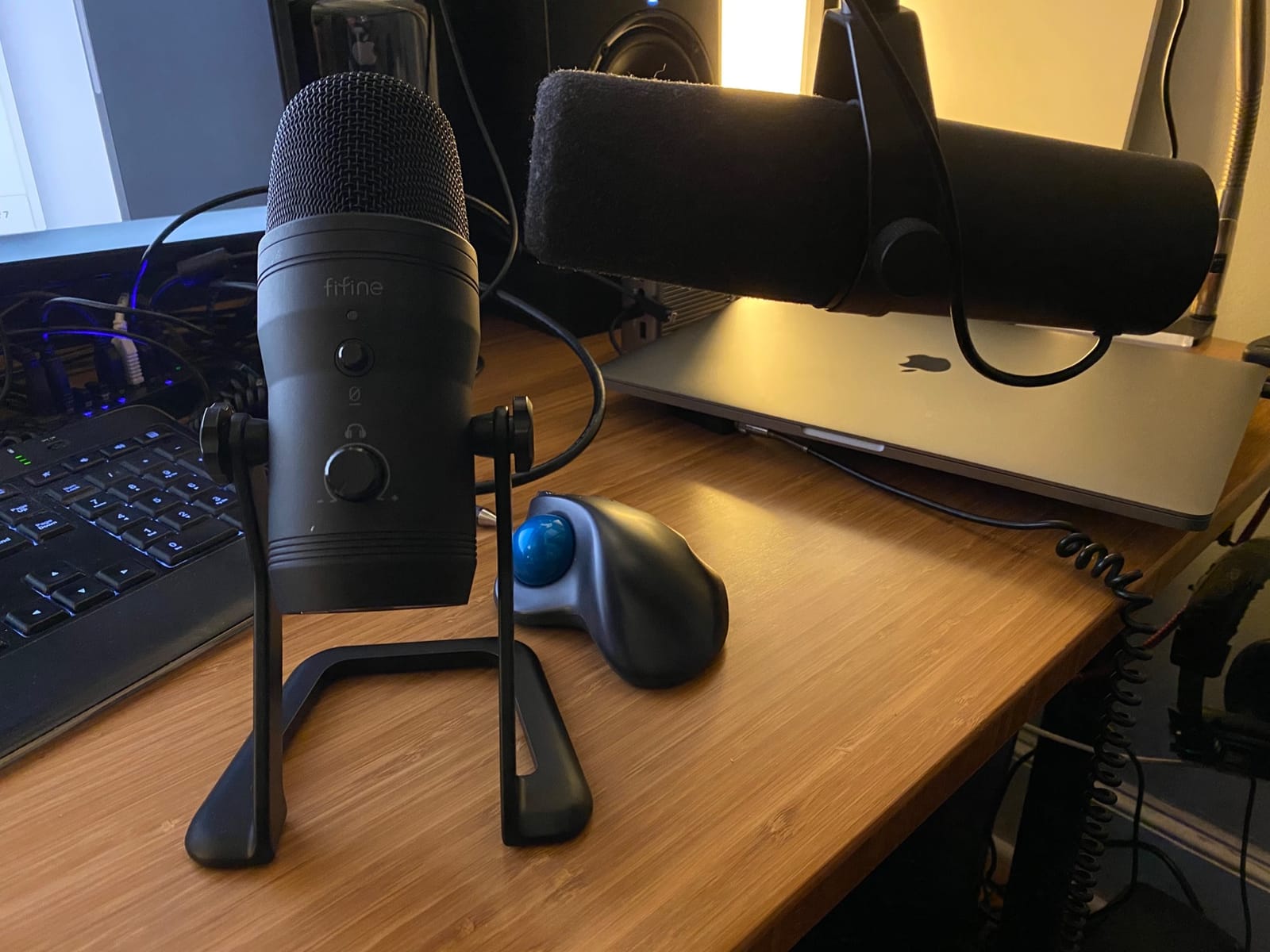 FIFINE K690 USB Studio Recording Microphone for ASMR Zoom-Meeting | Computer Podcast Microphone for PC, Mac, Mute Button, Monitor Headphone Jack, Four Pickup Patterns for Gaming, Vocals, Streaming customer photo 2
