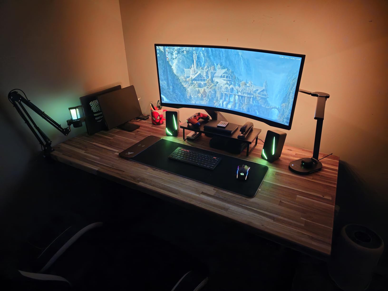Samsung 34' Odyssey G5 Ultra-Wide Gaming Monitor with 1000R Curved Screen | 165Hz, 1ms, FreeSync Premium, WQHD (LC34G55TWWNXZA) customer photo 1