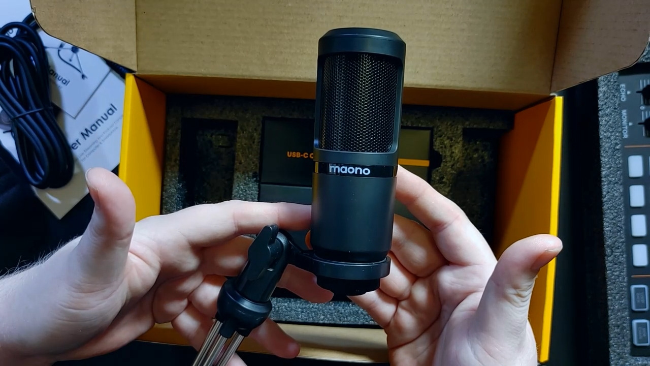 MAONO Podcast Equipment Bundle with Audio Mixer & 3.5mm Mic for Streaming | All-in-one audio production, PC and smartphone-compatible, 4 custom soundpads, for creators, home podcast setup AU-AM200-S1 customer photo 1