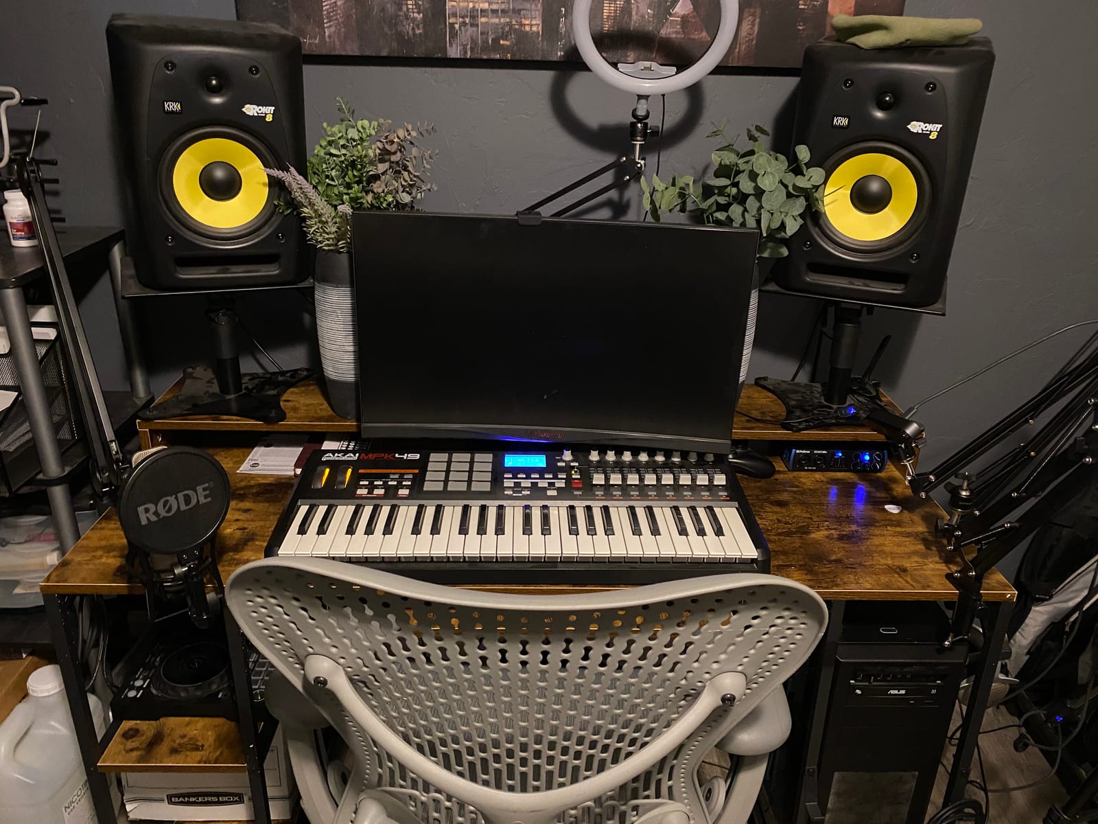 HYPIGO Computer Desk with Keyboard Tray, 55 Inch Music Studio Desk customer photo 2