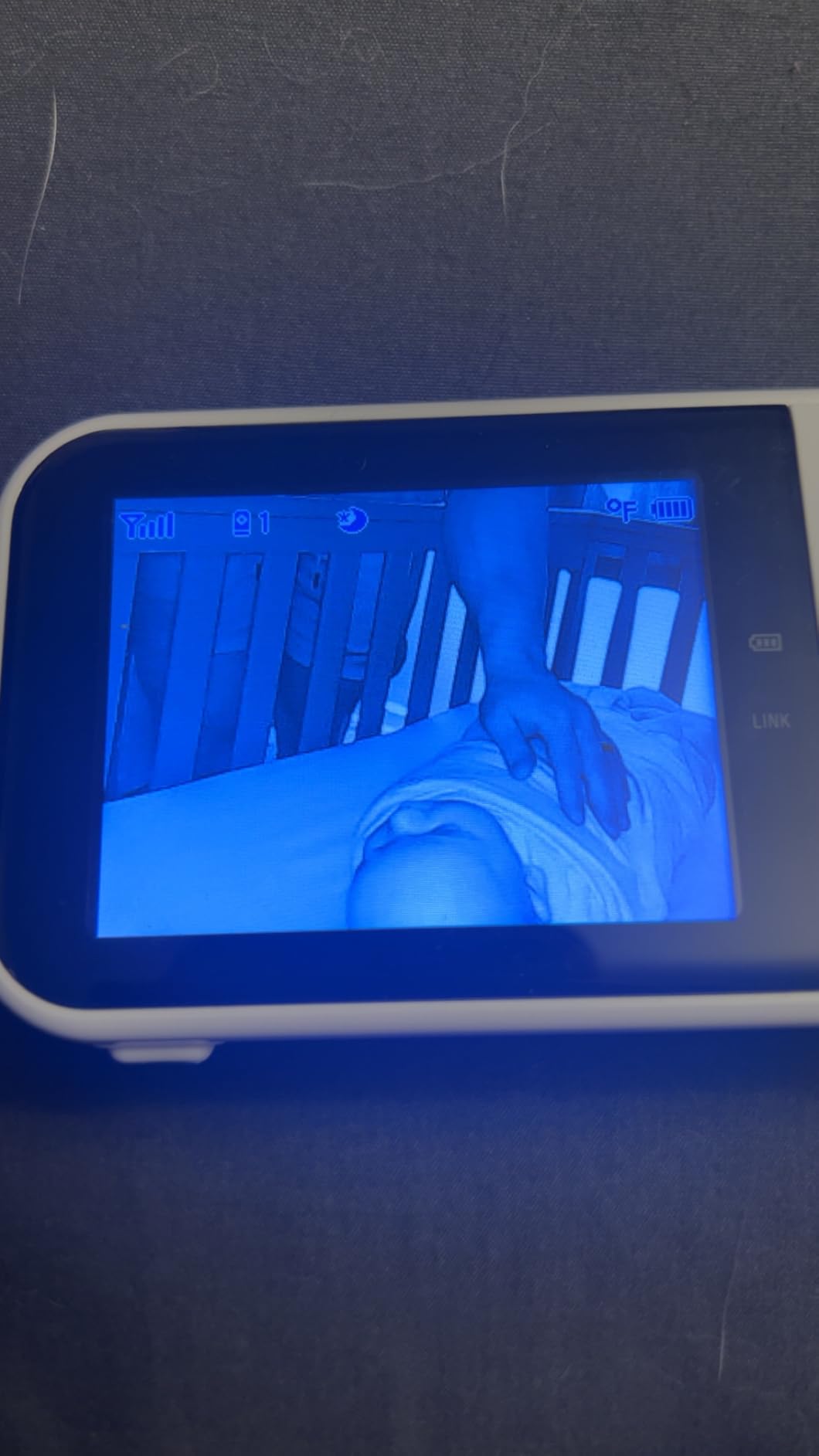 VTech Baby Monitor No WiFi - 19Hr Video Battery, 1000ft Range, Night Vision, Two-Way Talk, Temperature Sensor, Sound-Activated Screen, Lullabies | VM819 customer photo 2