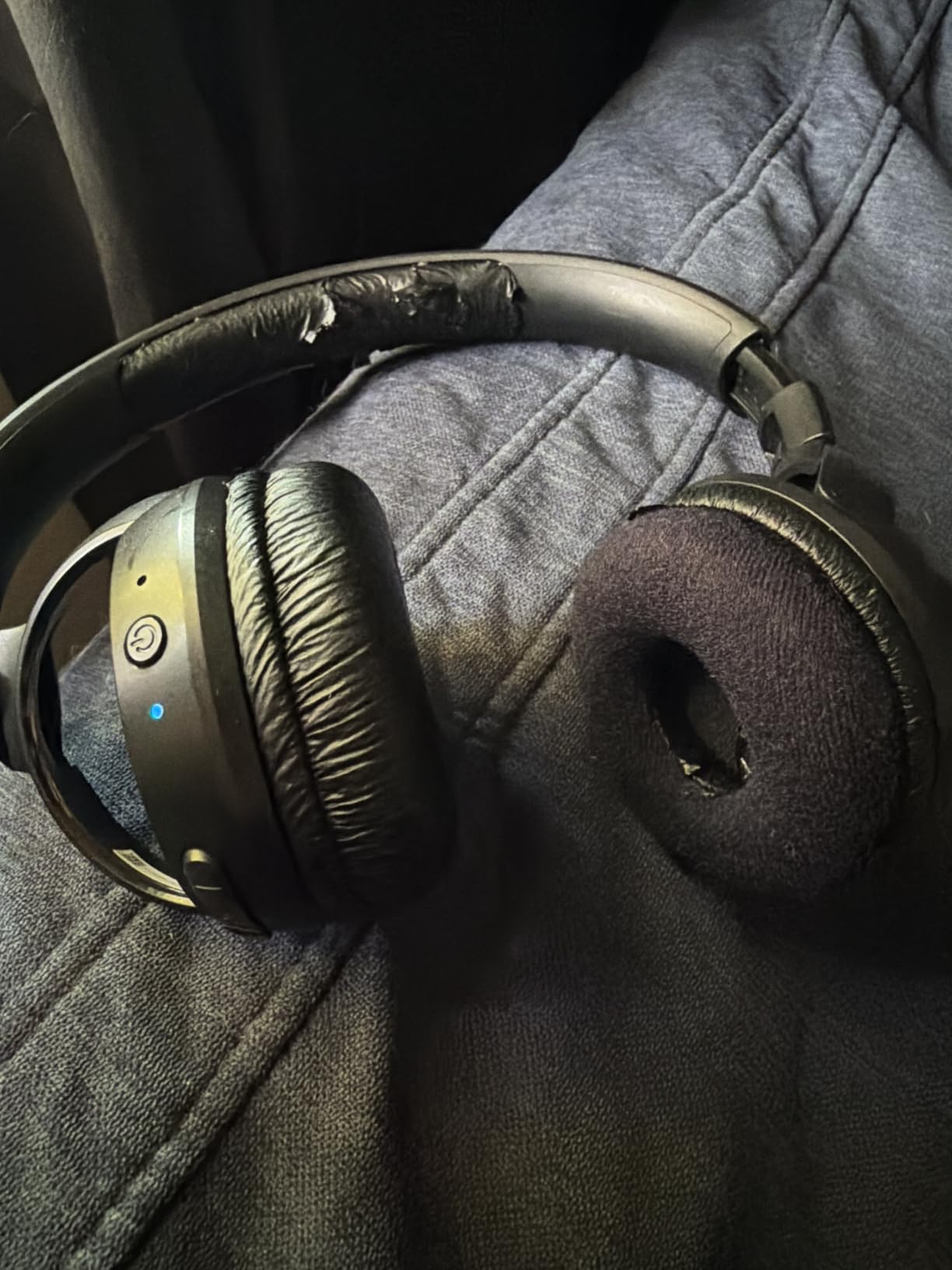 JBL Tune 510BT - Bluetooth On-Ear Headphones with 40 Hours Battery, Microphone, Foldable, Android and iOS Compatible (Black) customer photo 1