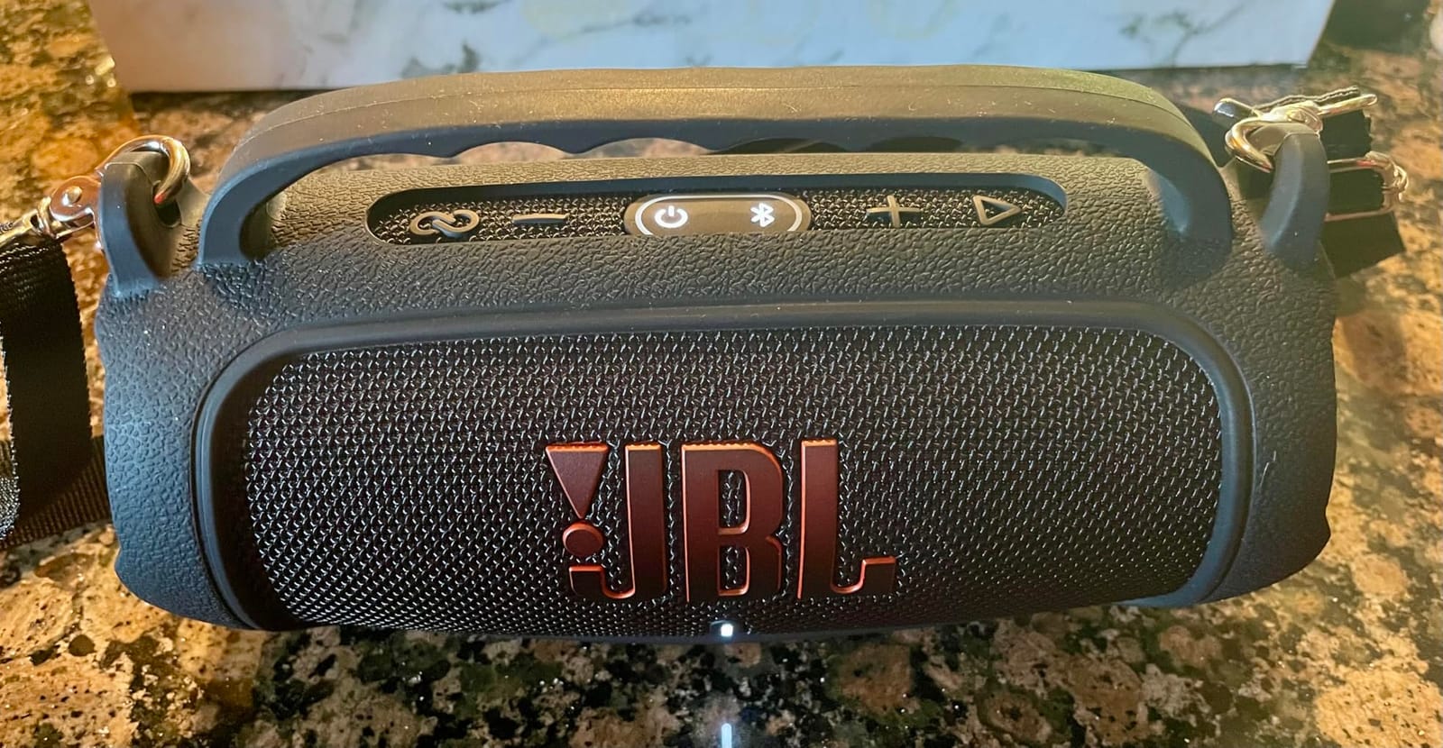 JBL Charge 5 - Portable Waterproof Speaker - Black | Bold JBL Original Pro Sound, 20 hours of playtime, IP67 waterproof and dustproof, Wireless Bluetooth Streaming customer photo 2