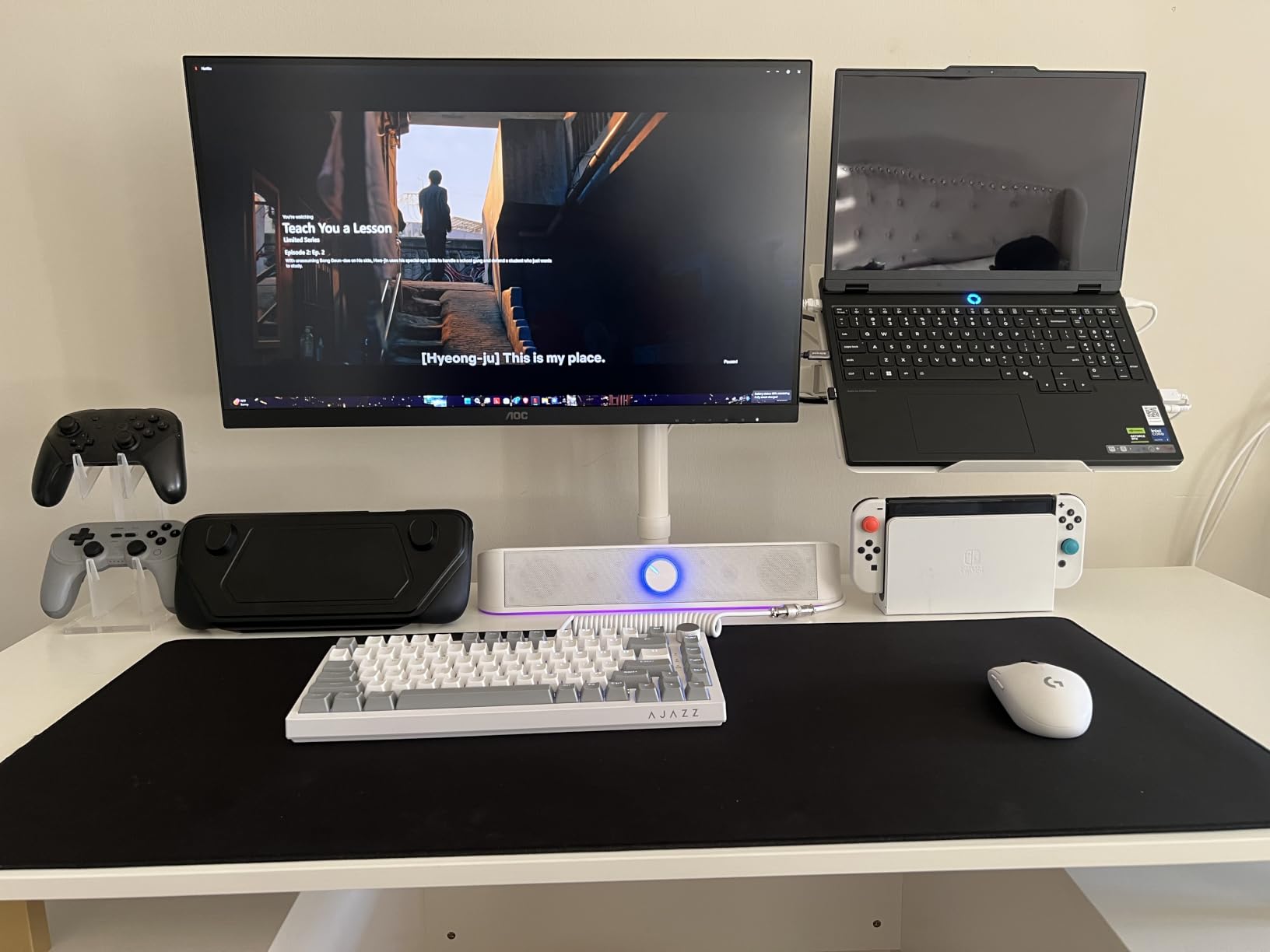 Redragon GS560 RGB Desktop Soundbar, 2.0 Channel Computer Speaker with Dynamic Lighting Bar Audio-Light Sync/Display, Touch-Control Backlit with Volume Knob, USB Powered w/ 3.5mm Cable, Black customer photo 2