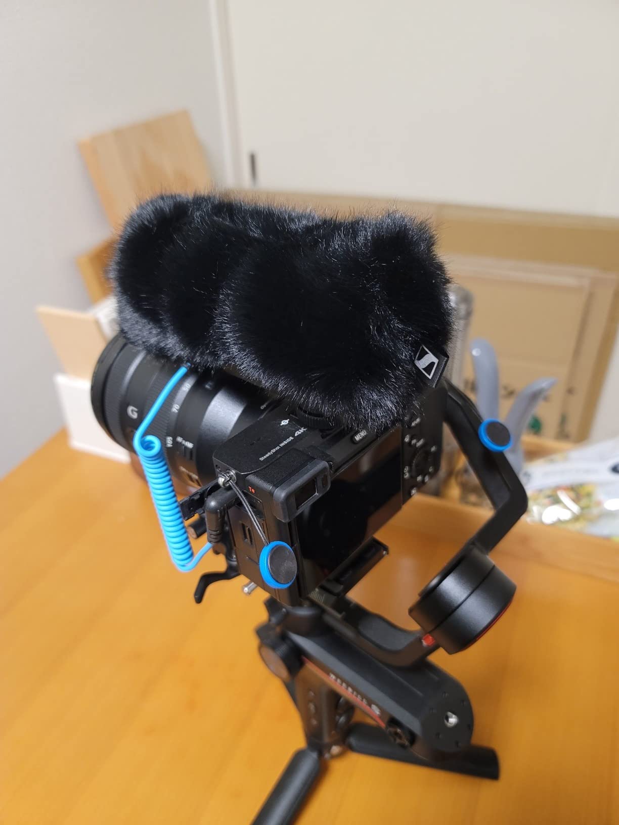 SENNHEISER Professional MKE 400 Directional On-Camera Shotgun Microphone with 3.5mm TRS and TRRS Connectors for DSLR, Mirrorless & Mobile customer photo 2