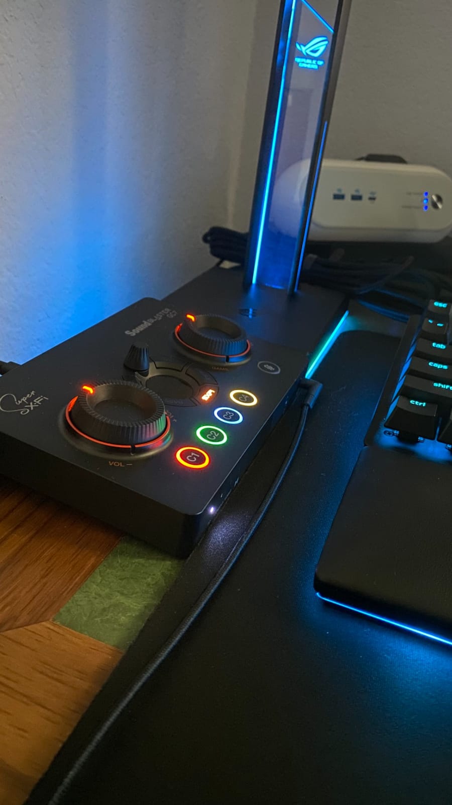 Creative Sound Blaster GC7 Gaming Streaming USB DAC and Amp | Gaming USB DAC, Super X-Fi, GameVoice Mix, Programmable Controls, Streaming, Immersive Audio customer photo 2