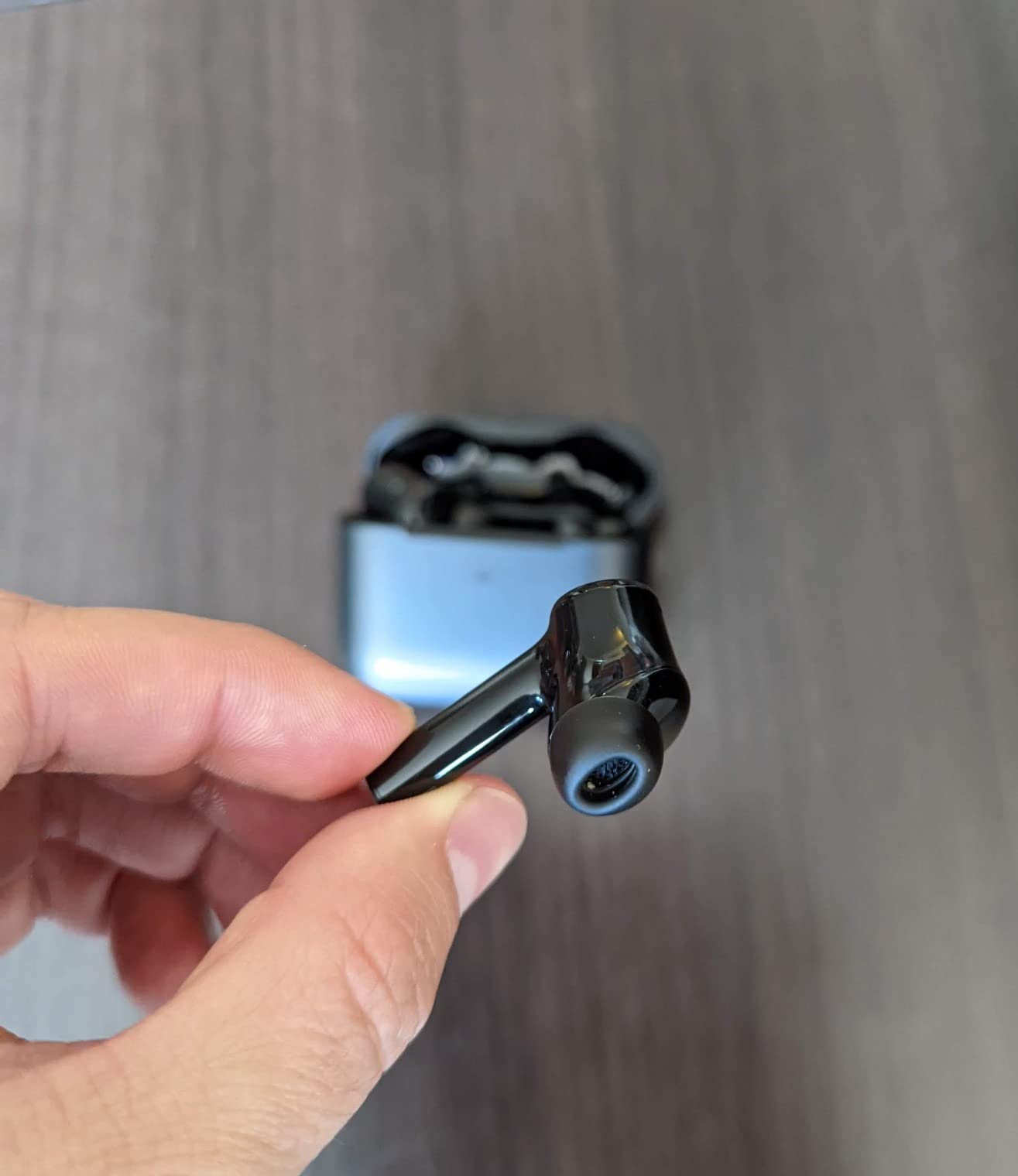 Razer Hammerhead True Wireless (2nd Gen) Bluetooth Gaming Earbuds: Chroma RGB Lighting -60ms Low-Latency- Active Noise Cancellation - Dual Environmental Noise Cancelling Microphones- Classic Black customer photo 1