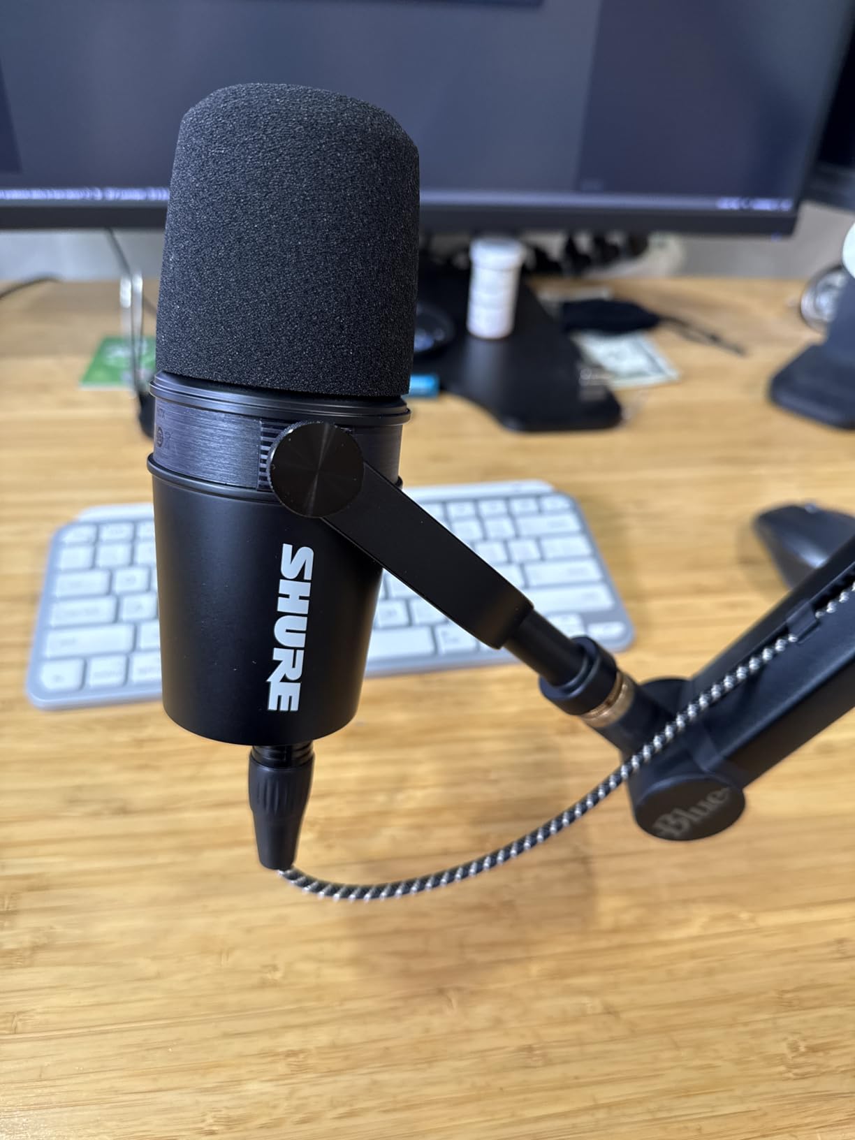 Shure MV7X XLR Dynamic Podcast & Recording Microphone - Black customer photo 1