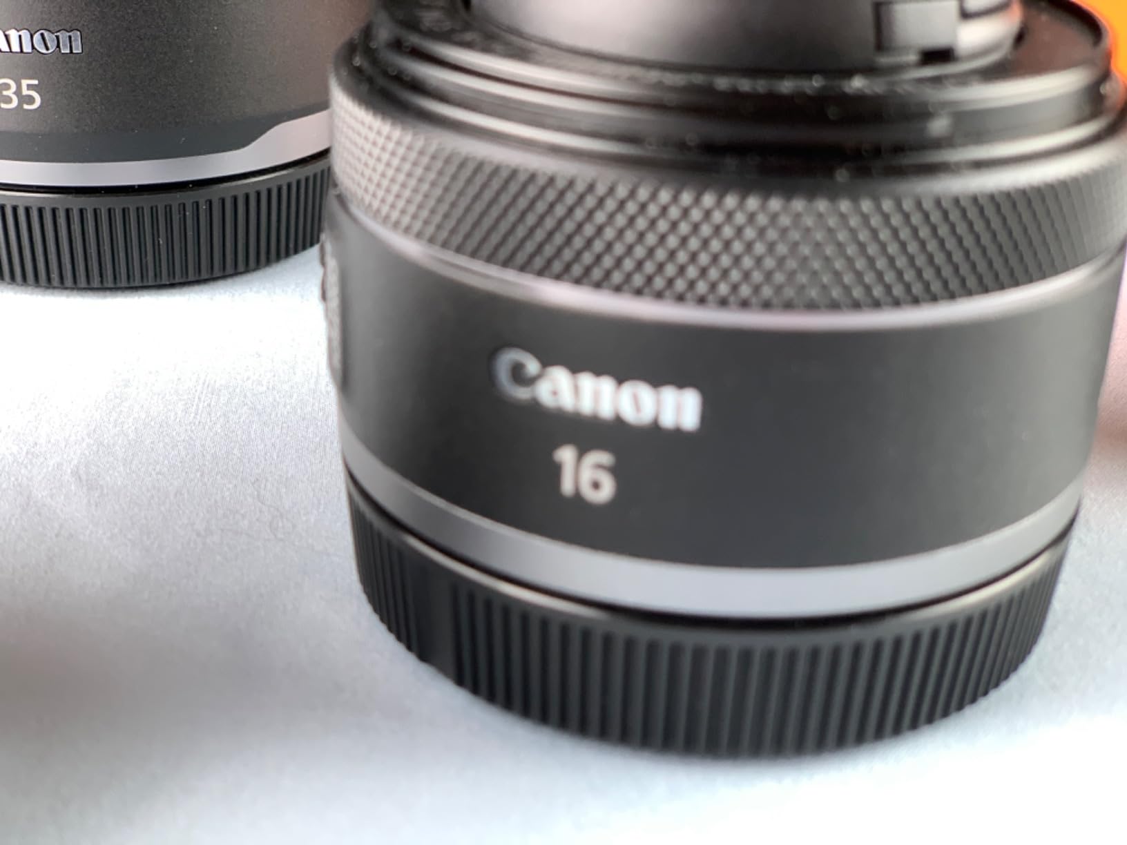 Canon RF16mm F2.8 STM Lens, Ultra Wide-Angle, Fixed Focal Length Prime Lens, Compatible with EOS R Series Mirrorless Cameras, Black customer photo 1