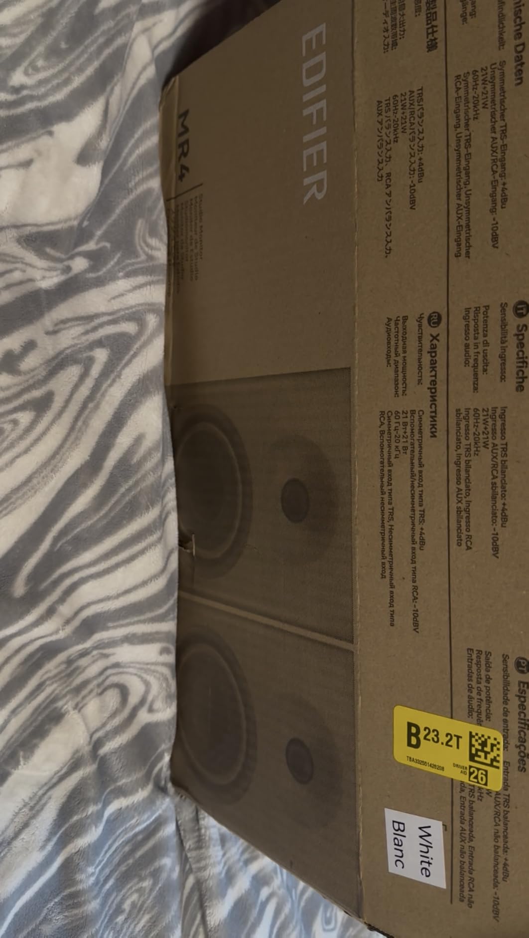 Edifier MR4 Studio Monitor Speakers, 4 inch Active Near-Field customer photo 1