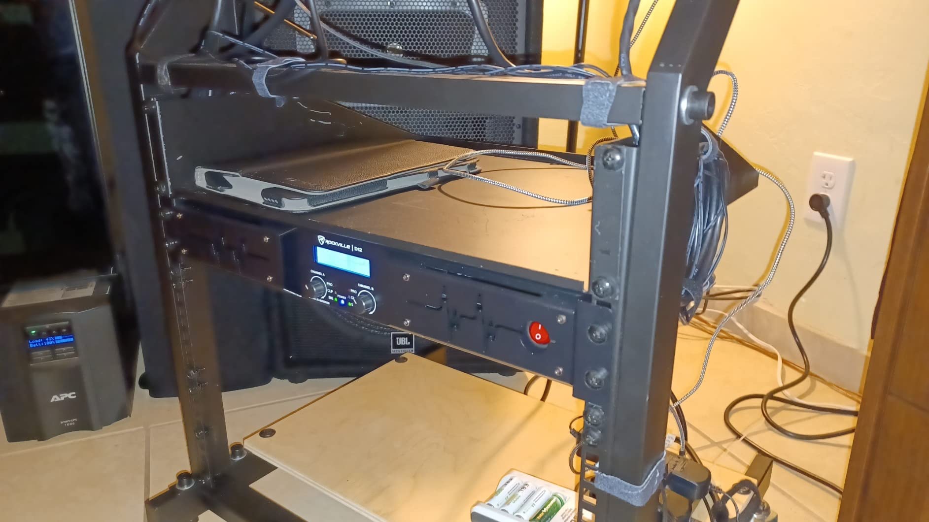 Rockville D12 2-Channel Class D Pro/DJ Rack Mount Power Amplifier customer photo 2