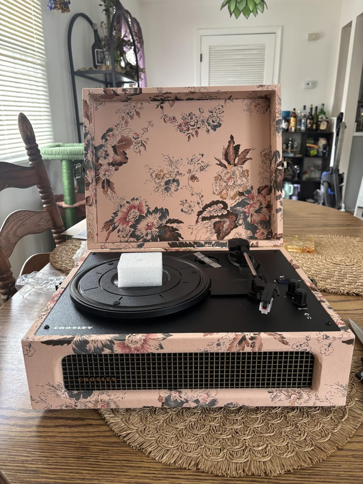 Crosley CR8017B-FL Voyager Record Player, Floral customer photo 2