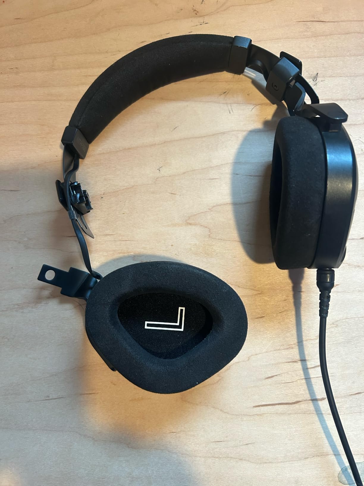RØDE NTH-100 Professional Over-ear Headphones For Content Creation, Music Production, Mixing and Audio Editing, Podcasting, Location Recording customer photo 2