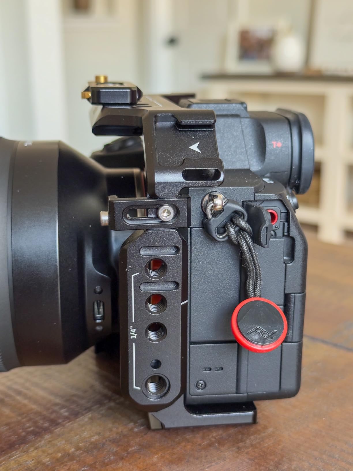 SmallRig HawkLock Quick Release Cage for Sony Alpha 7 Series | for Sony Alpha 7R V/ Alpha 7 IV/ Alpha 7S III/ Alpha 1 / Alpha 7R IV/ Alpha 7 V, Built-in Quick Release Plate for Arca customer photo 2