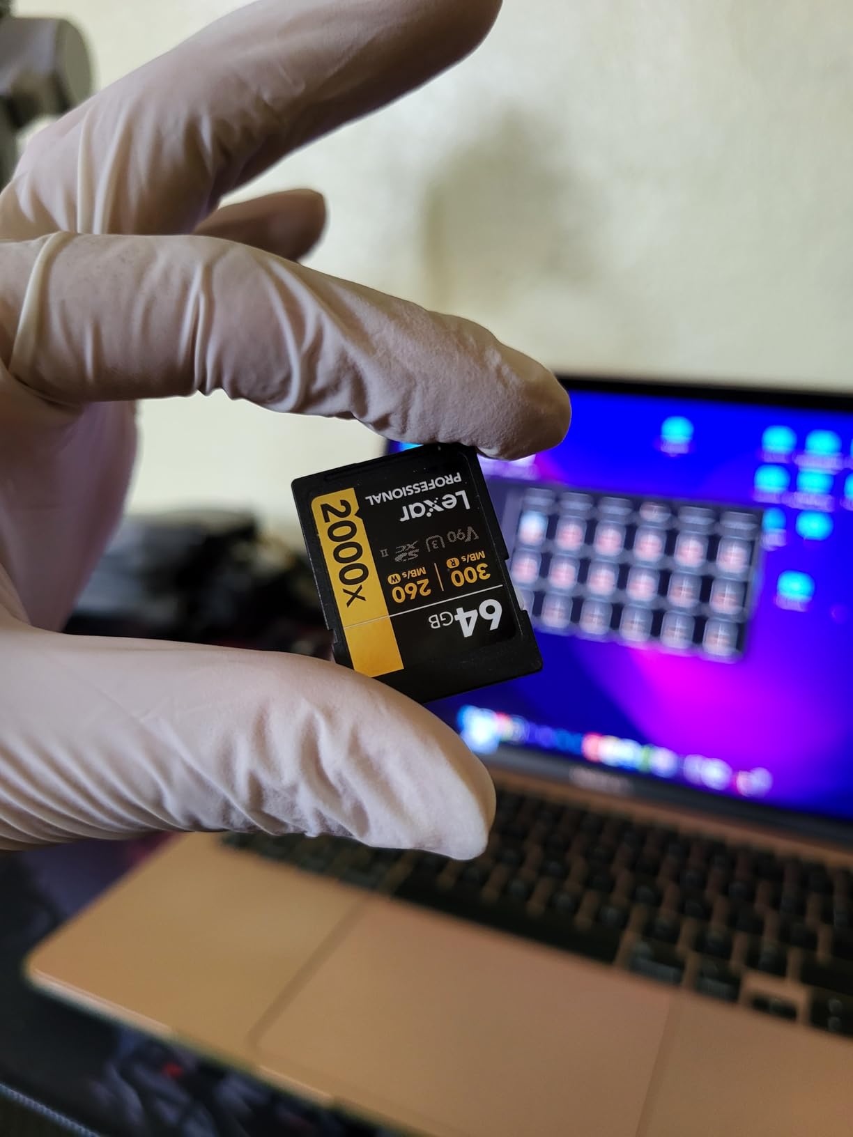 Lexar 256GB 2000x SD Memory Card, 300MB/s Read, 8K, V90, U3, UHS-II | Compatible w/ DSLR, Cinema-Quality Video Cameras, Backwards-compatible with UHS-I Devices, LSD2000256G-BNNNU customer photo 1