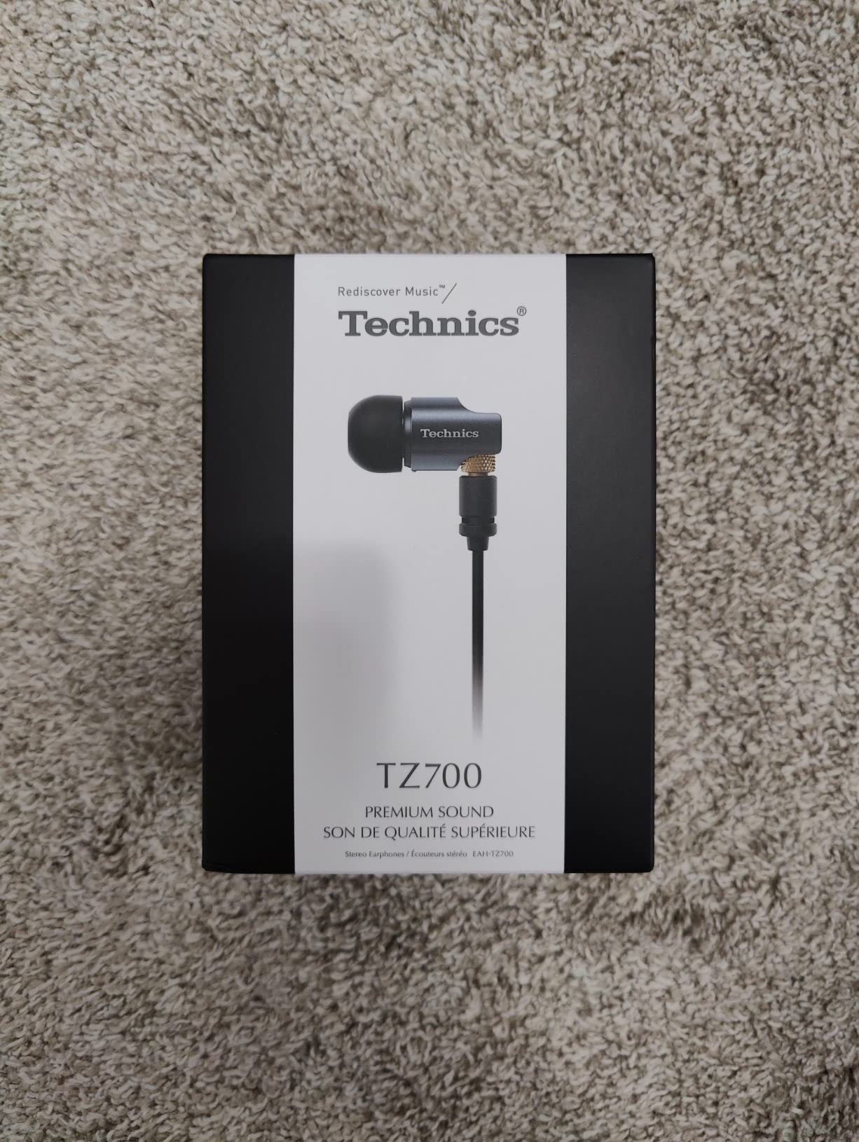 Technics Premium in-Ear Monitors IEM, High-Fidelity Wired in-Ear Earbuds Earphones with Innovative 10mm Driver for Ultra-Low Distortion - EAH-TZ700, Black/Gold customer photo 1