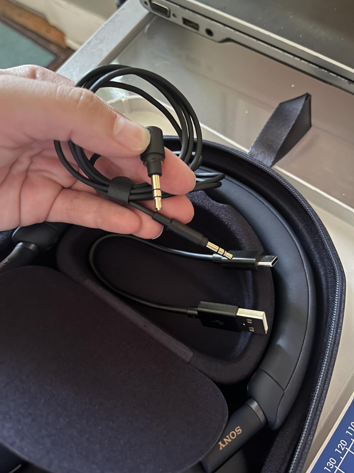 Sony WH-1000XM5 Premium Noise Cancelling Wireless Headphones, Black | Auto NC Optimizer, Up to 30 Hrs of Battery, Carrying Case, Crystal Clear Calls, Touch Control, Multipoint Connection customer photo 2