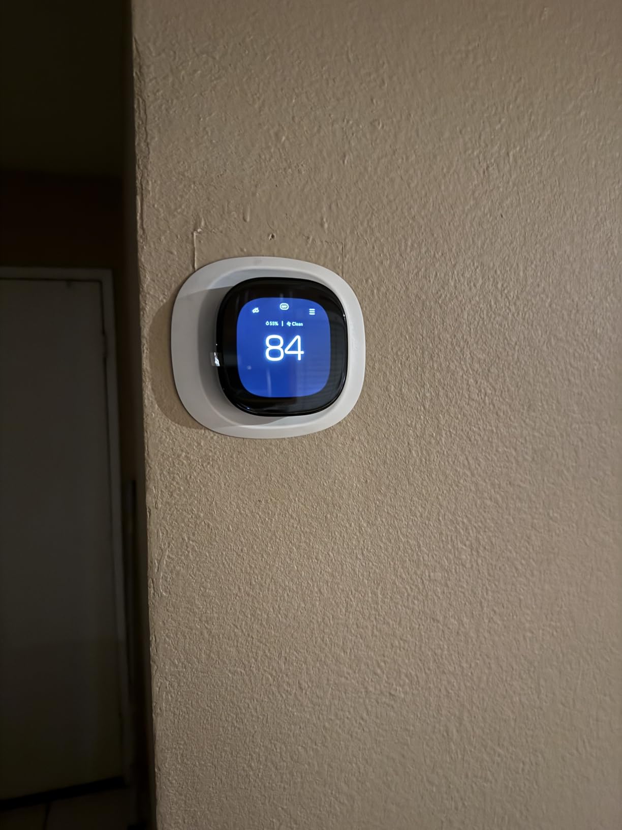 ecobee Smart Thermostat Premium - WiFi, Siri & Alexa Built-In, Smart Sensor | Air Quality Monitor. Works with Alexa, Siri and Google Home. Live view from your ecobee Doorbell. Energy Saving thermostat customer photo 1