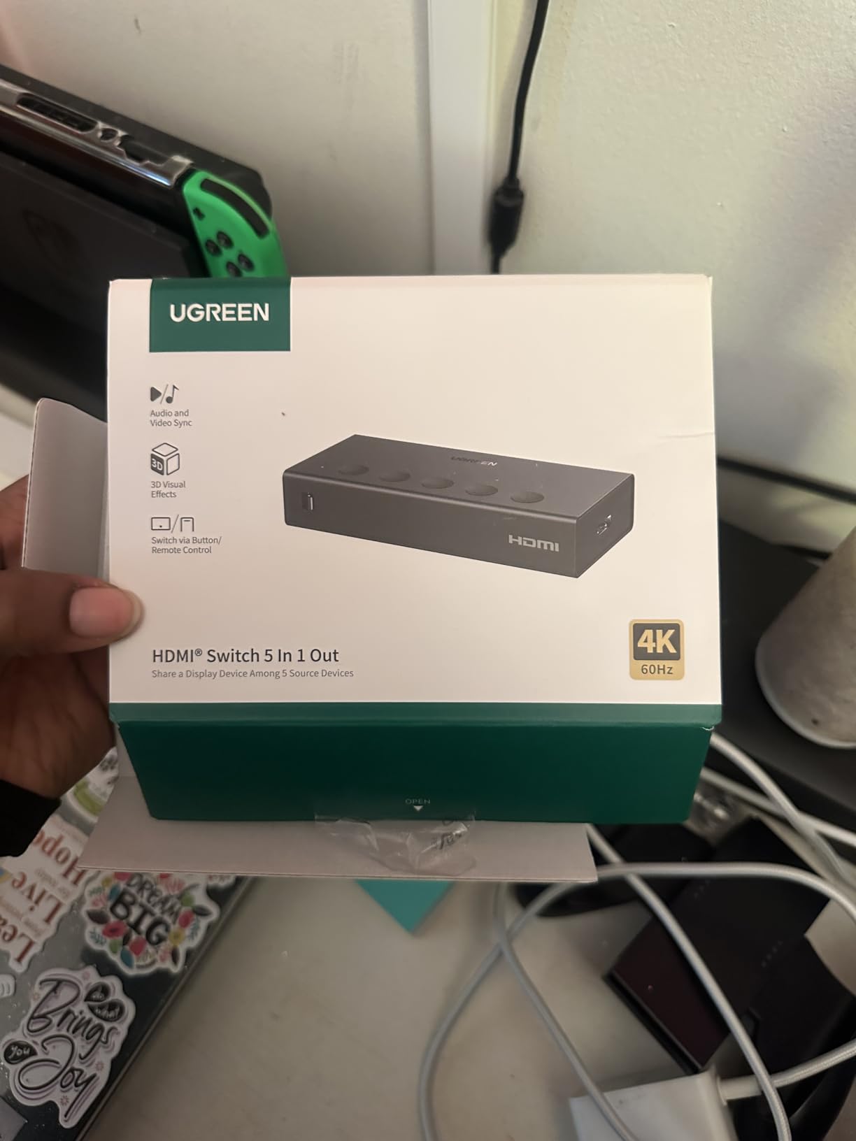 UGREEN HDMI Switch 5 in 1 Out, 4K@60Hz, with Remote, HDR, VRR, 3D, Black | HDCP 2.2, CEC, HDMI Splitter, Compatible with PS5/4, Xbox, Switch 2, Roku TV, Fire Stick, Laptop, Ideal for Gaming, Working customer photo 1
