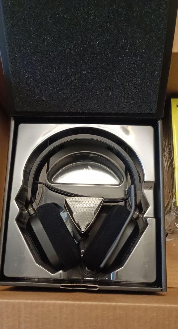 Corsair HS80 RGB USB Premium Gaming Headset with Dolby Audio 7.1 Surround Sound (Broadcast-Grade Omni-Directional Microphone, Memory Foam Earpads, High-Fidelity Sound, Durable Construction) Carbon customer photo 2