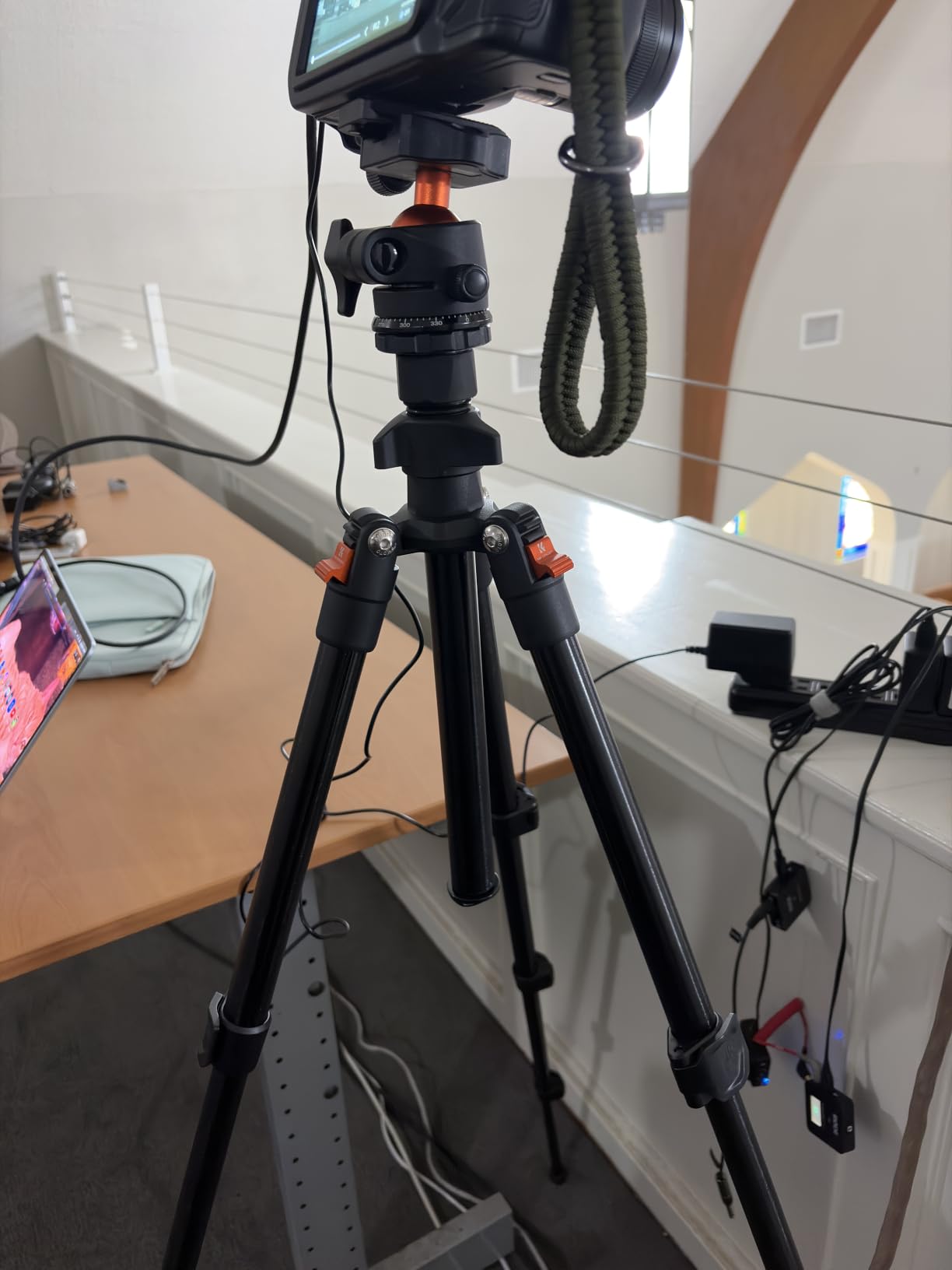 K&F Concept 64 inch/163cm Lightweight Aluminum Travel Camera Tripod | Compact and Portable, 360° Ball Head, Load Capacity 17.6lbs, DSLR Photography and Smartphone Live Streaming Vlog O234A1+BH-36 customer photo 2