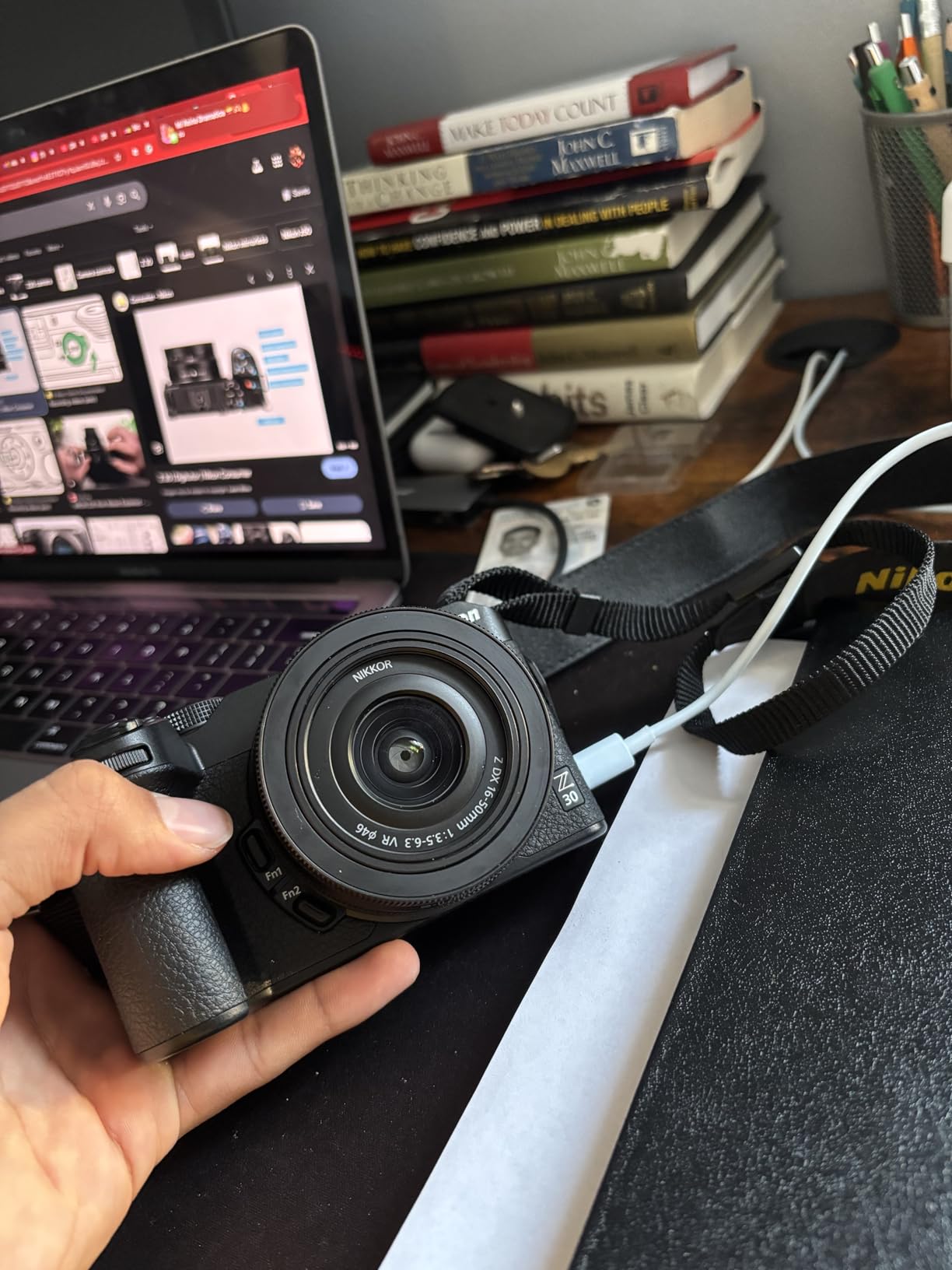 Nikon Z 30 with Wide-Angle Zoom Lens | Our most compact, lightweight mirrorless stills/video camera with 16-50mm zoom lens | Nikon USA Model customer photo 1
