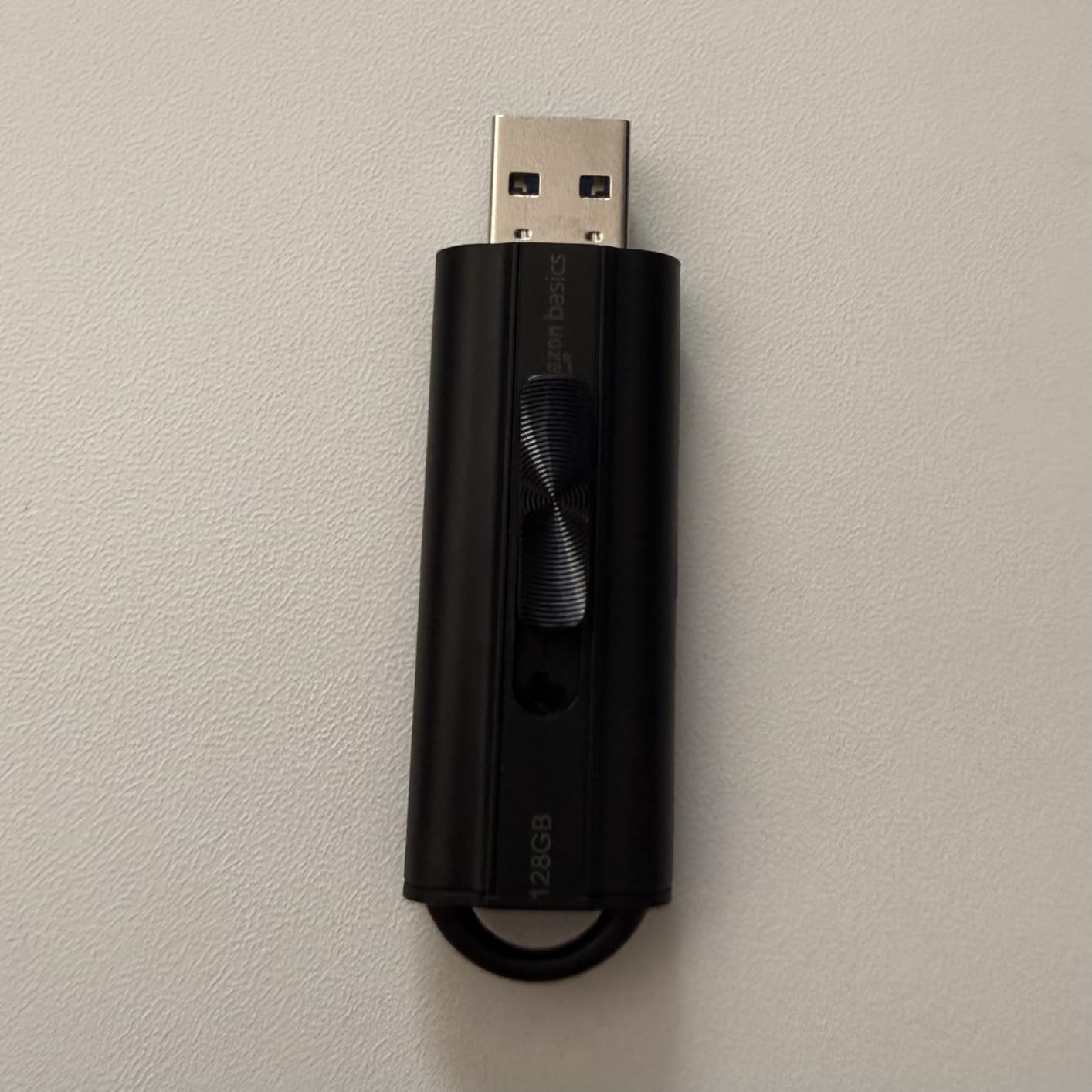 Amazon Basics 128 GB Ultra Fast USB 3.1 Flash Drive, Retractable, High-Speed Data Transfer Storage Device, Black customer photo 2