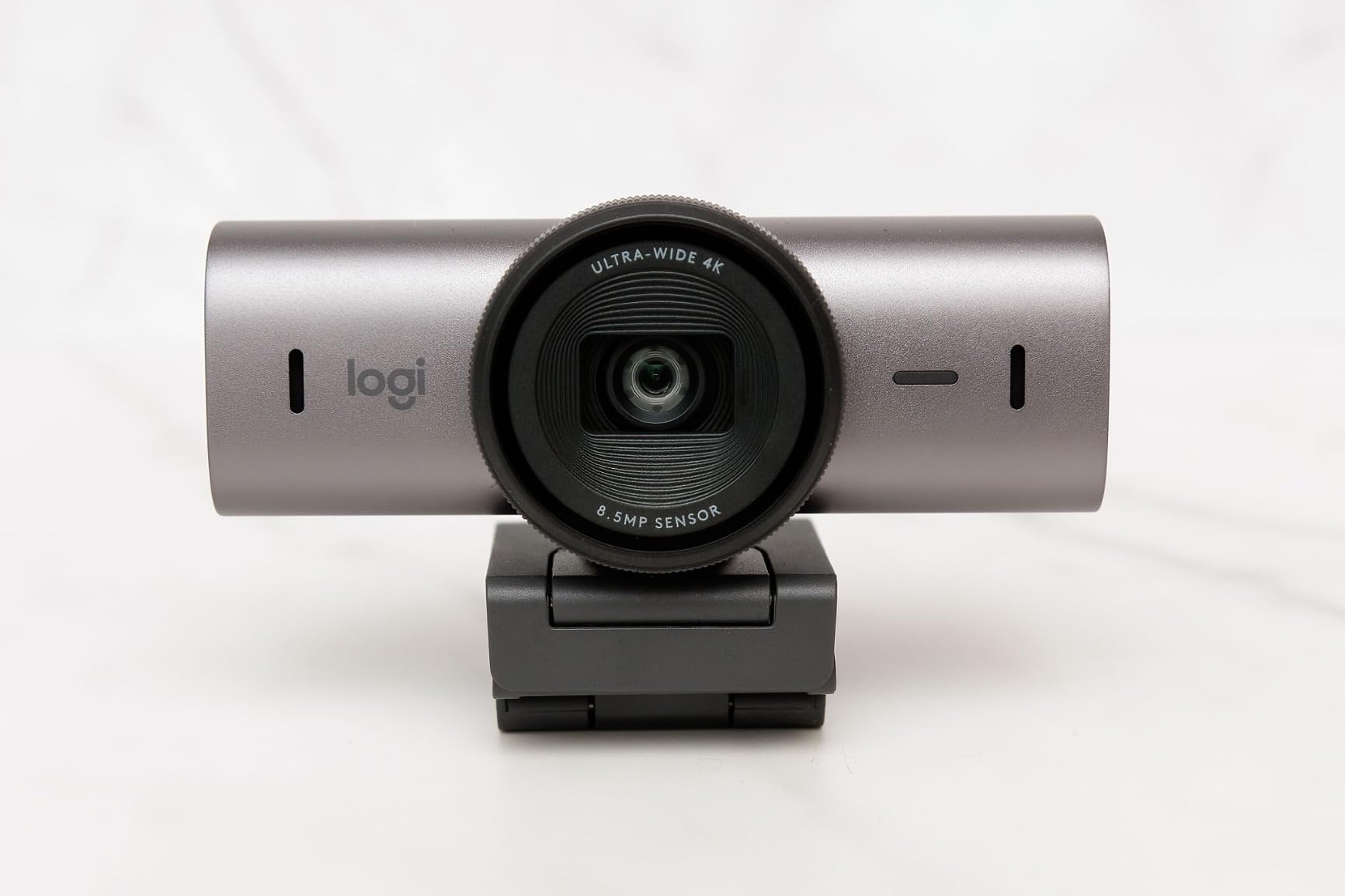 Logitech MX Brio Ultra HD 4K Webcam Collaboration and Streaming - Graphite customer photo 2