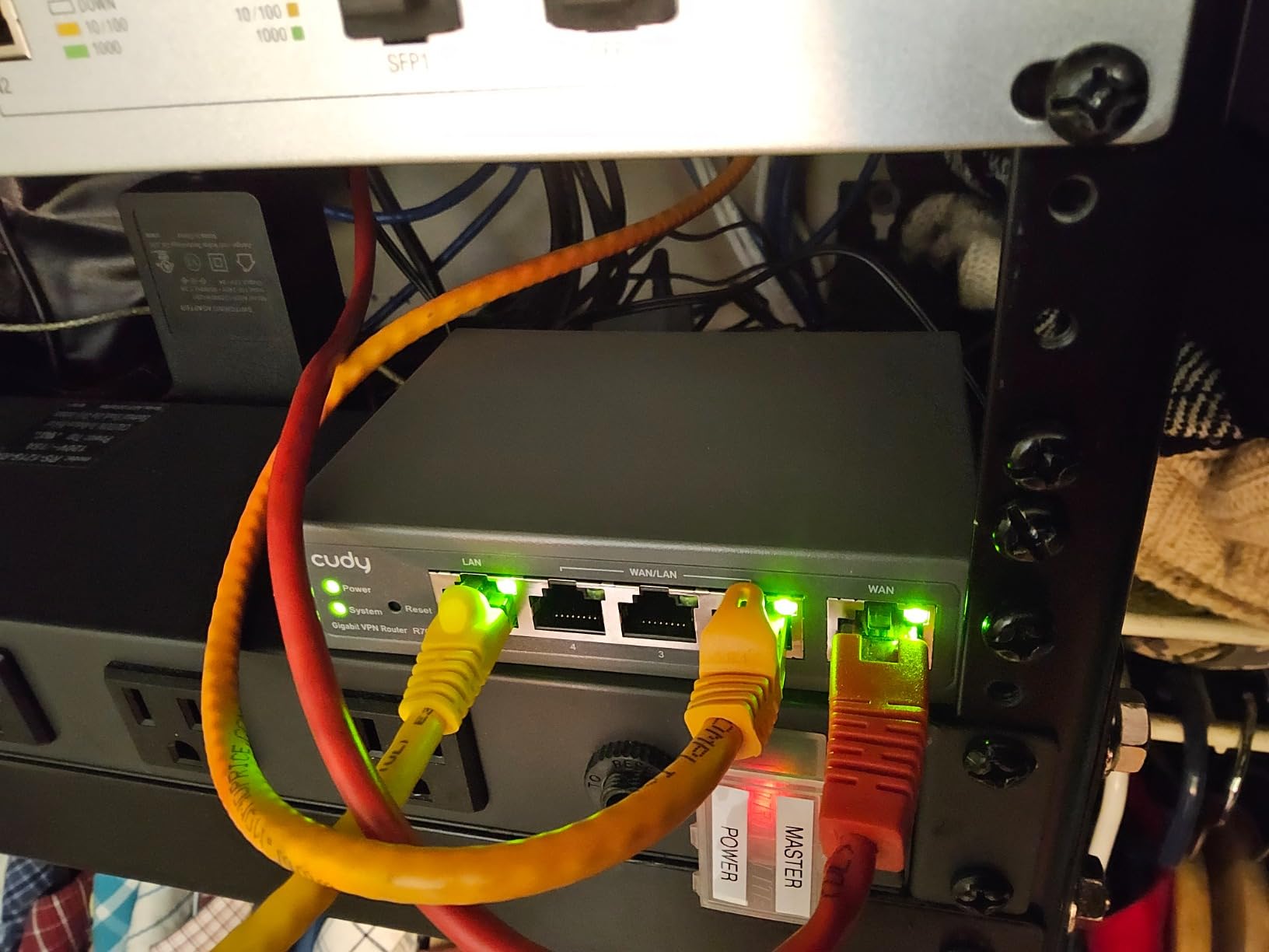 Cudy Gigabit Multi-WAN Router, OpenWRT, Load Balance, 5X GbE, R700 | OpenWRT-ready Multi-WAN tunnel gateway, 5x GbE ports, WireGuard/OpenVPN/IPsec, traffic Balancing, Failover, VLAN, QoS customer photo 1