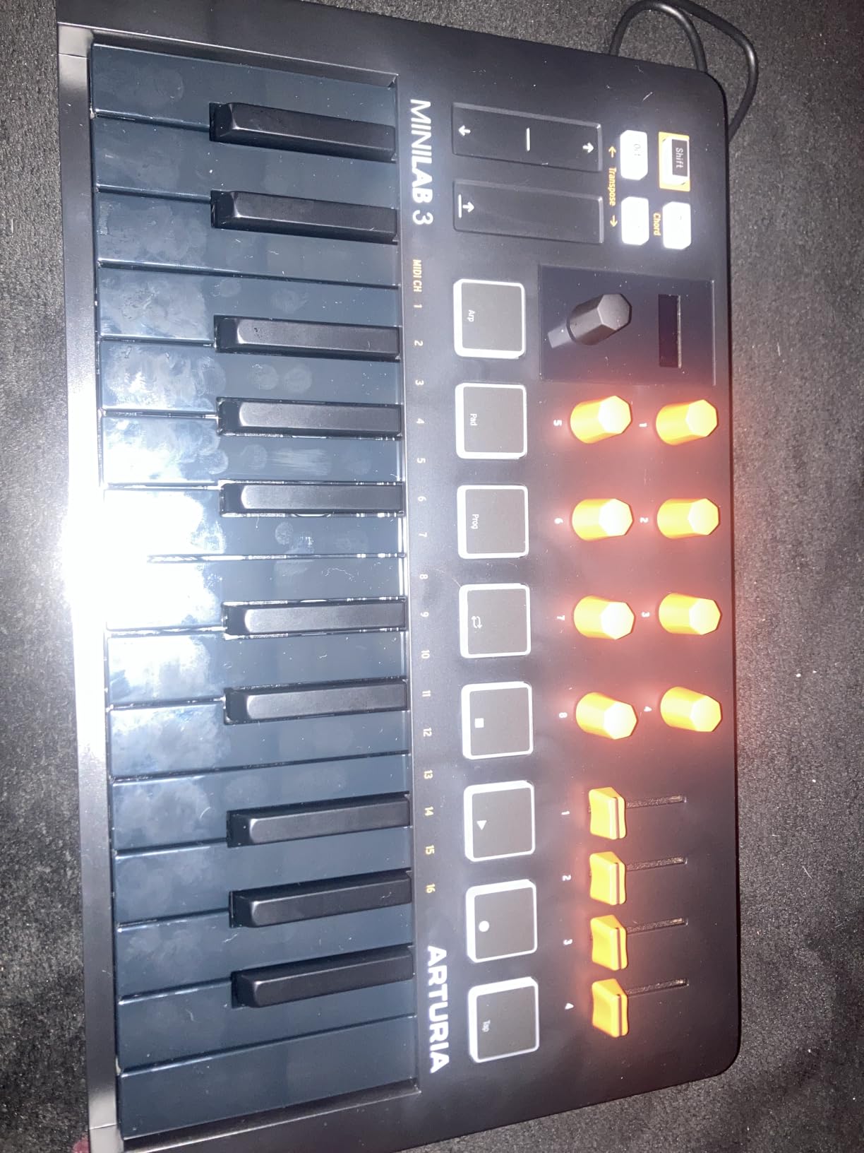 Arturia MiniLab 3 Universal MIDI Controller, White | All in One Software Package, 25 Keys, 8 Multi-Color Pads customer photo 1