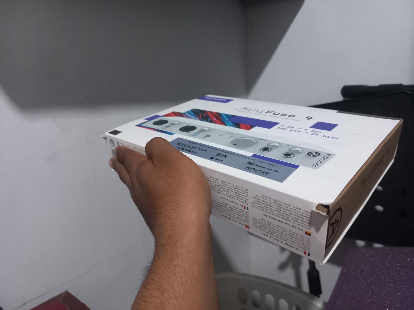 Arturia MiniFuse USB Audio & MIDI Interface, MiniFuse 4 | Record voice guitar and synths, best-in-class sound specs, pair with any microphone, Ableton Live Lite, 5-year warranty customer photo 1