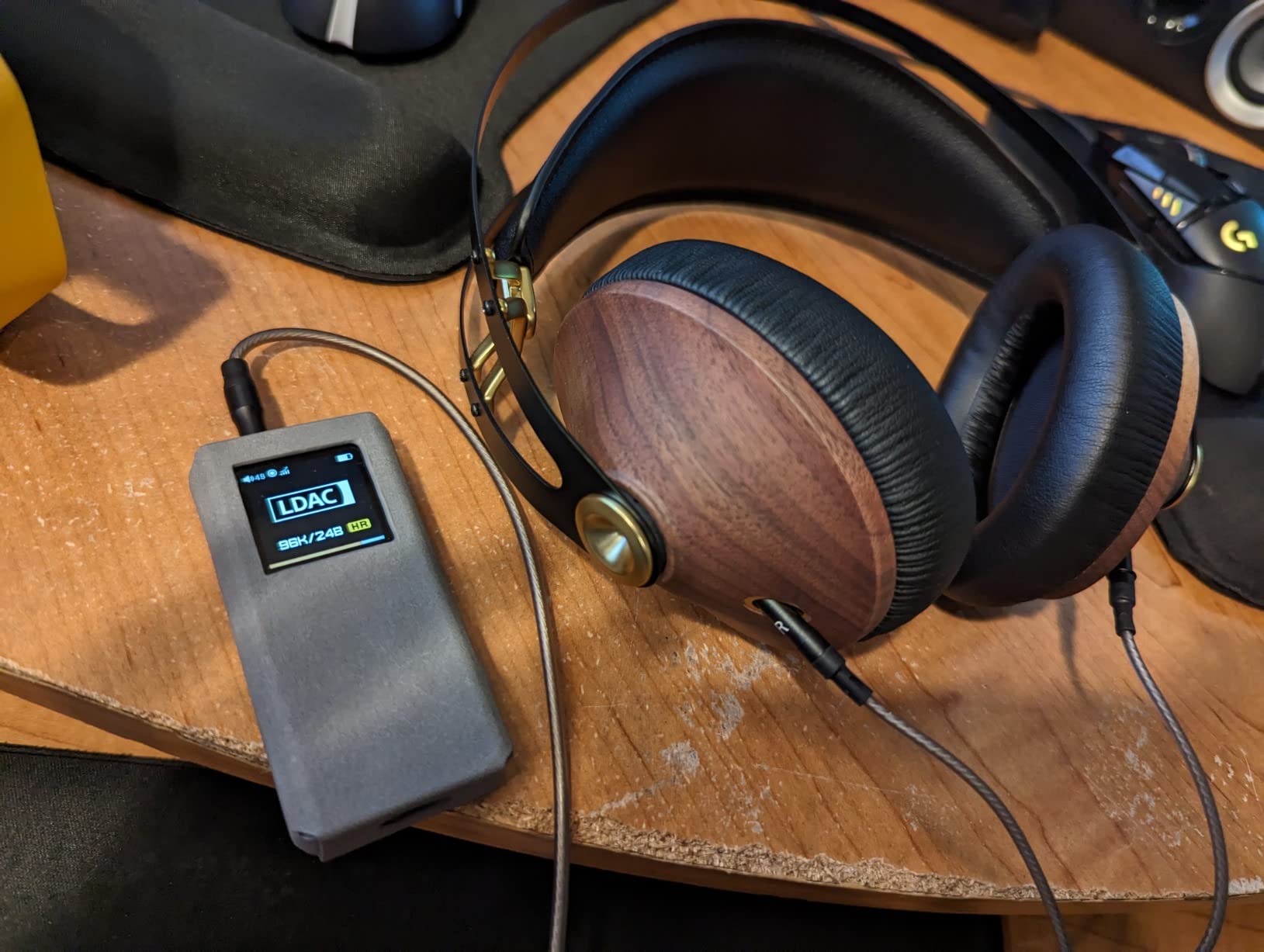 FiiO BTR7 Headphone Amp Bluetooth Receiver High Resolution Portable DAC Supports MQA/LDAC/aptX HD 384K/32Bit DSD256 for Phone/PC/Car/Home Audio(Titanium) customer photo 2