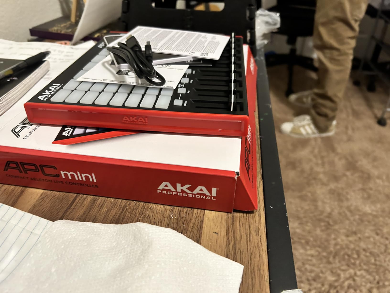 Akai Professional APC Mini MK2 USB MIDI Pad Controller | 64 RGB Pads, 9 Faders, Drum and Note Mode, 1:1 Mapping for Ableton Live, for Live Performance and Music Production customer photo 1