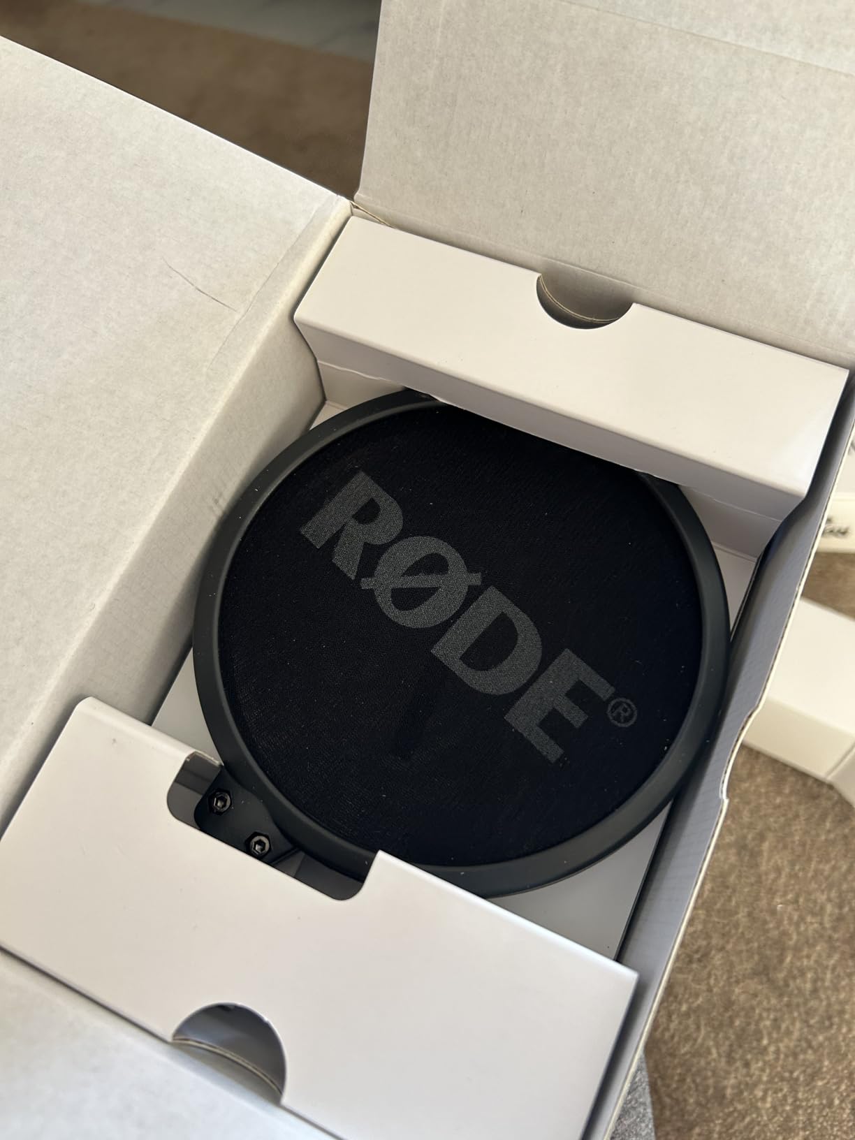 RODE NT1 5th Gen Large-Diaphragm Studio Condenser Microphone - XLR & USB customer photo 1