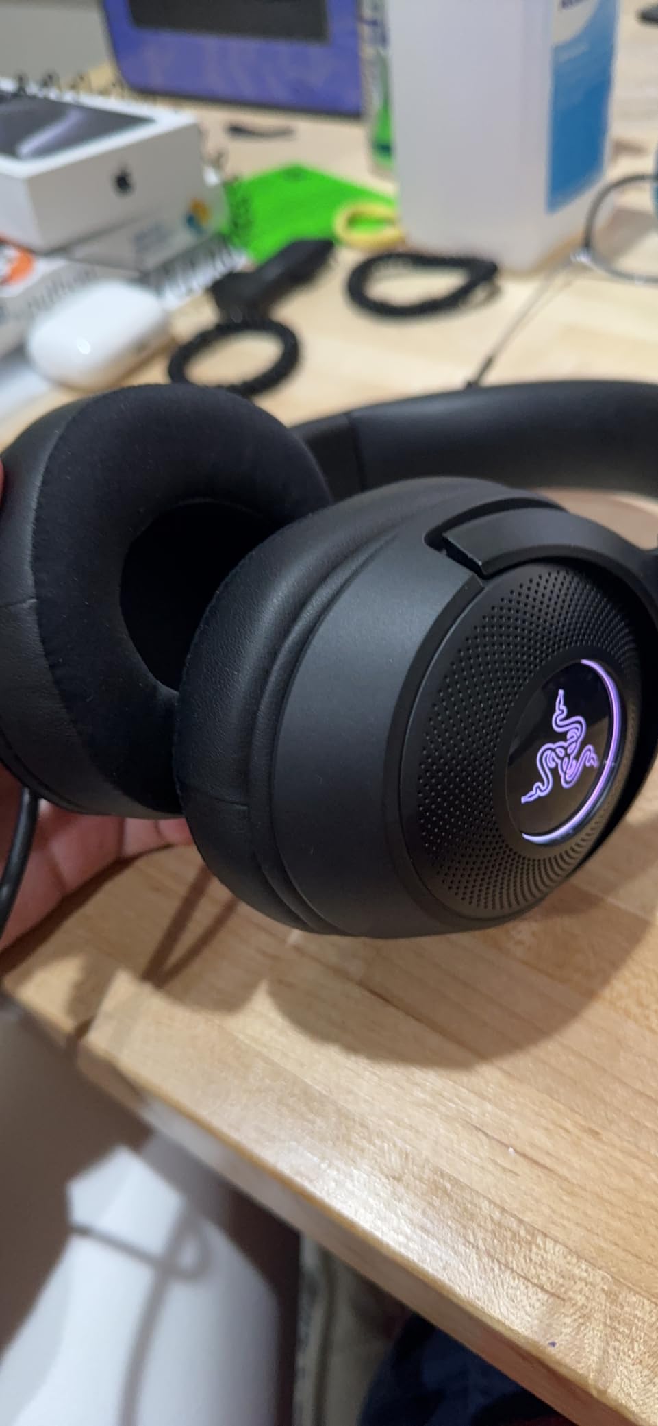 Razer Kraken V3 X Wired USB Gaming Headset, Lightweight, Black | TriForce 40mm Drivers, HyperClear Cardioid Mic, 7.1 Surround Sound, Chroma RGB Lighting customer photo 2