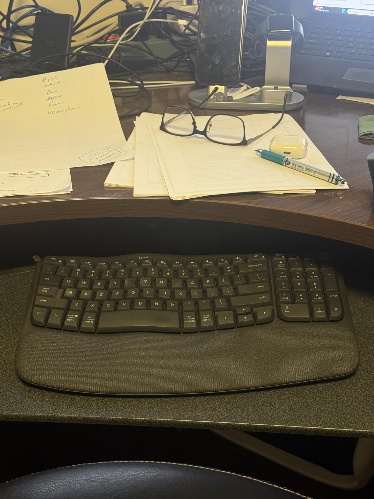 Logitech Wave Keys Ergonomic Wireless Keyboard with Palm Rest - Graphite customer photo 2