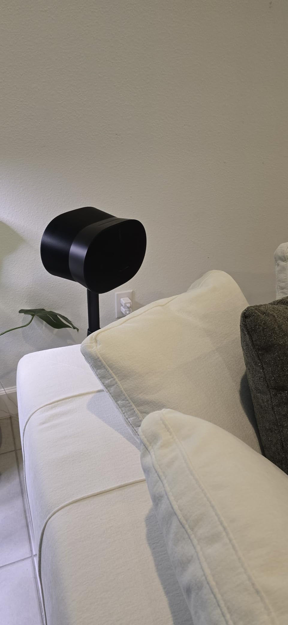 Sonos Era 300 Wireless Smart Speaker with Dolby Atmos - Black | 6-Driver Design | Bluetooth | WiFi | Trueplay Tuning | Stereo Pairing | Alexa | Works as Surround with Sonos Soundbars customer photo 2