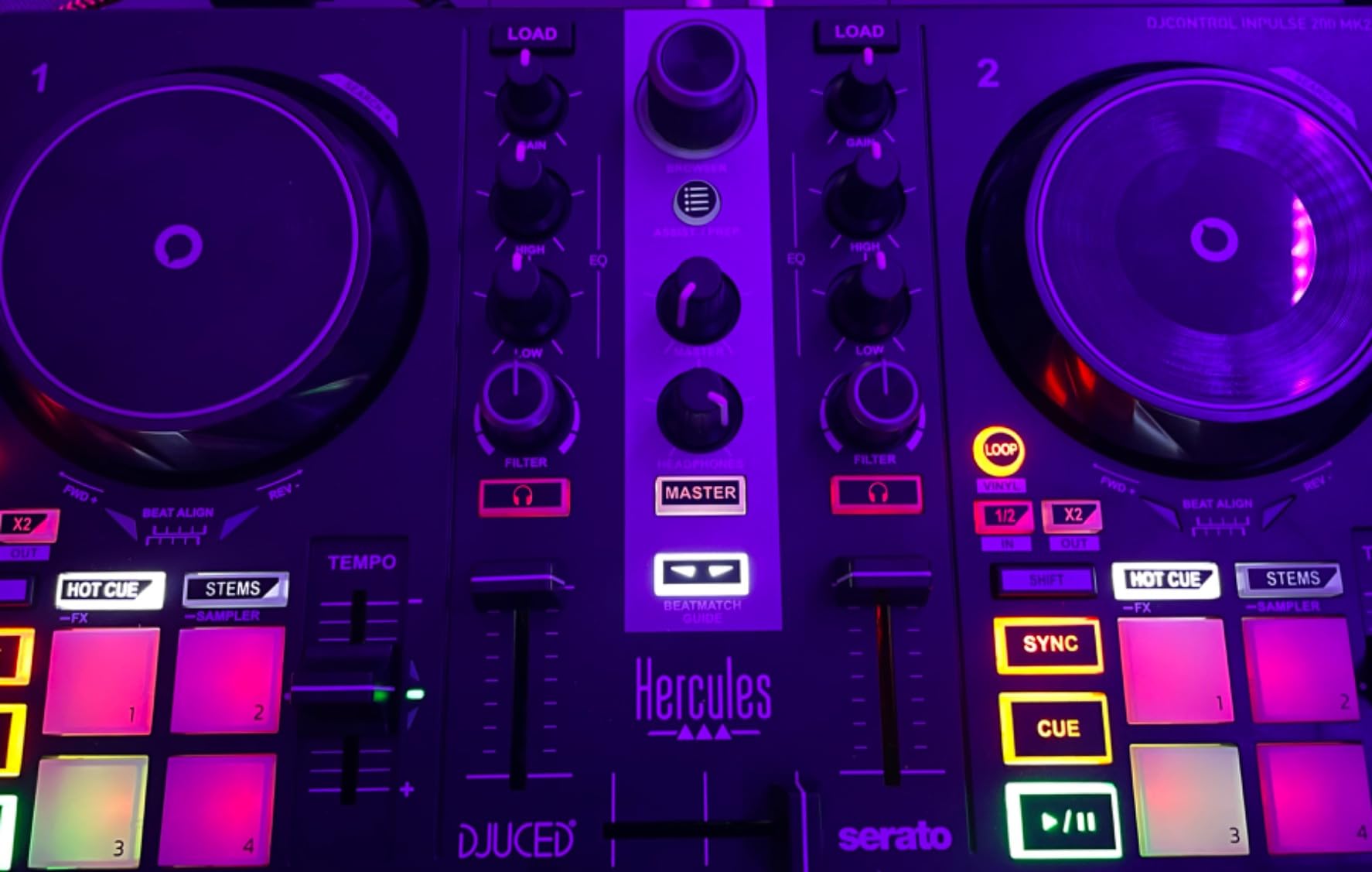 Hercules DJControl Inpulse 200 MK2 - Ideal DJ Controller for Learning to Mix - Software and Tutorials Included, Black customer photo 1