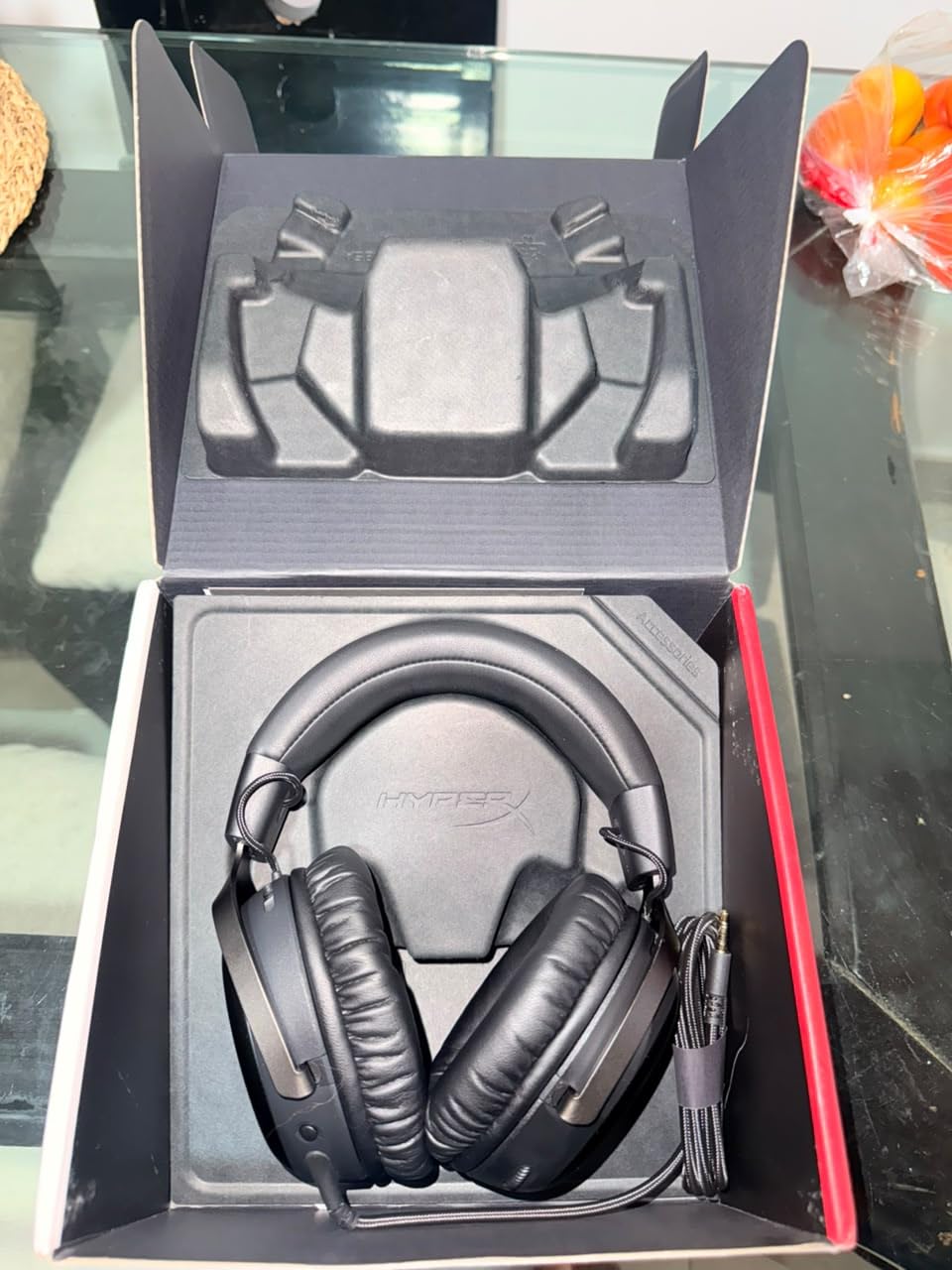 HyperX Cloud III - Wired Gaming Headset, PC, PS5, Xbox Series X|S, Angled 53mm Drivers, Spatial Audio, Memory Foam, Durable Frame, Ultra-Clear 10mm Mic, USB-C, USB-A, 3.5mm - Black/Red customer photo 2