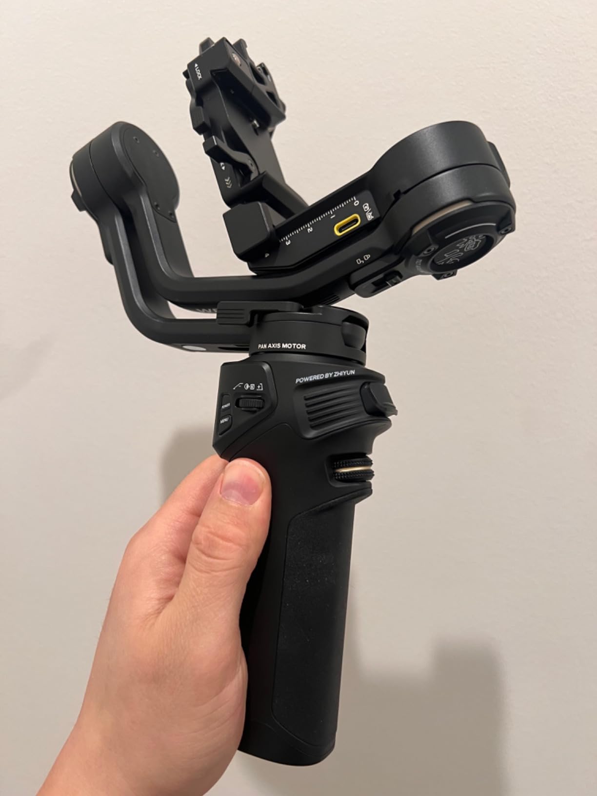 Zhiyun Weebill 3S Combo 3-Axis Gimbal Stabilizer for DSLR and Mirrorless Camera Compatible with Sony Nikon Canon Panasonic LUMIX Extendable Sling Grip Integrated Fill Light PD Fast Charge customer photo 1