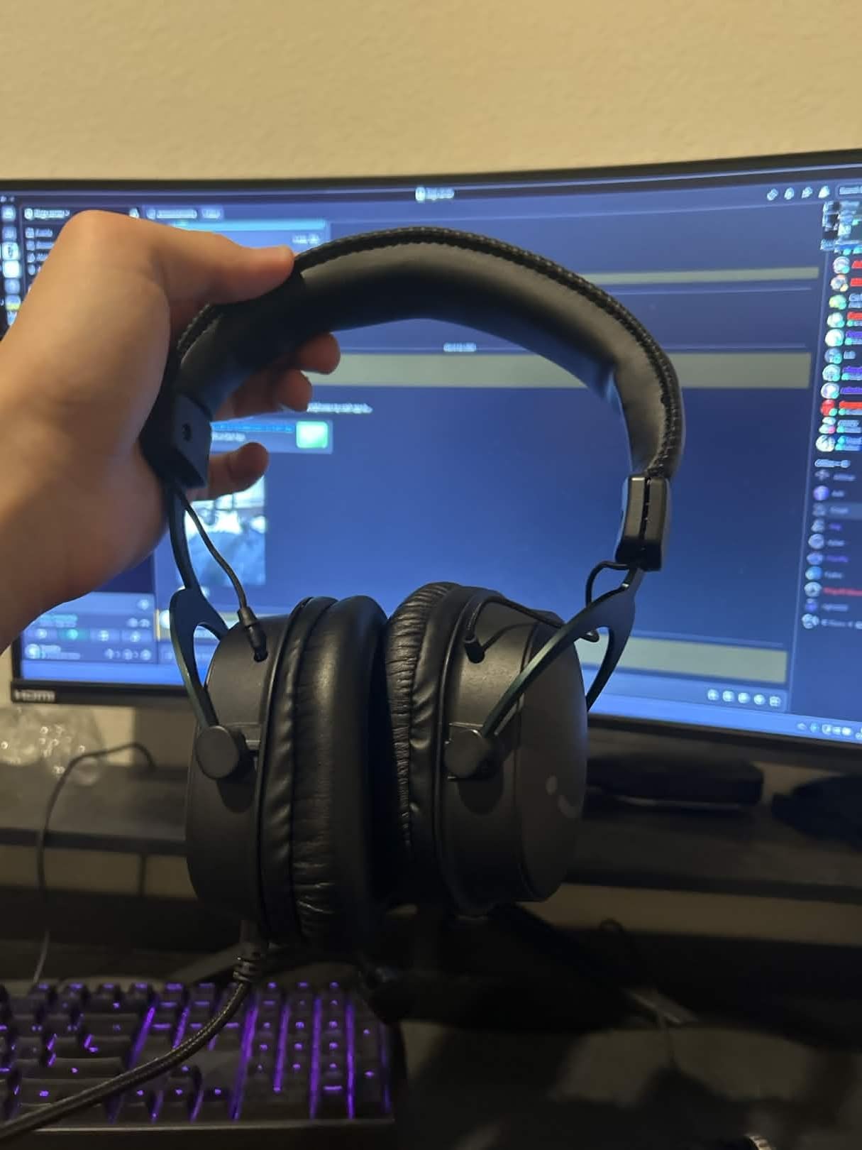 FIFINE H9 Wired Gaming Headset with Microphone, 3.5mm and USB Connectivity | 50mm Drivers, 7.1 Surround Sound, Lightweight, Soft Ear Cusion, Detachable Boom Mic, USB Control Box, for PC, Xbox, PS4/5 customer photo 2