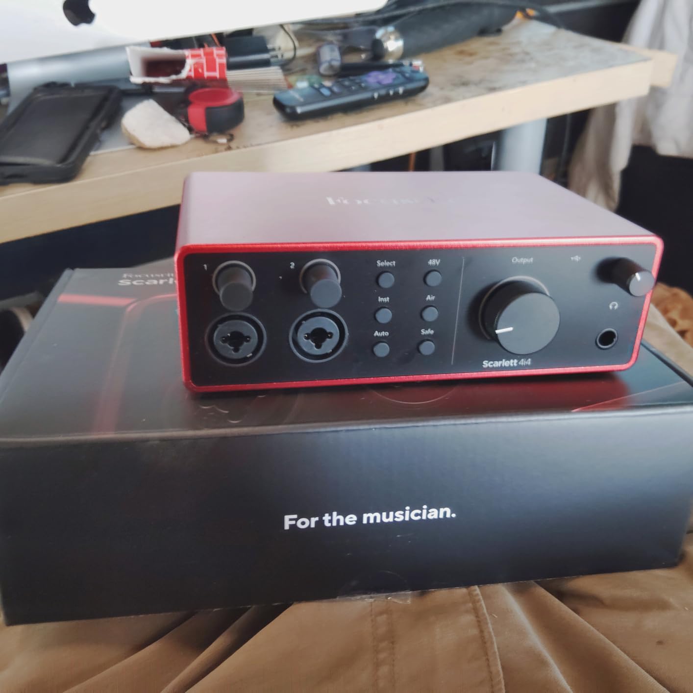 Focusrite Scarlett 4i4 4th Gen USB-C Audio Interface | 4-In 4-Out, 2 Mic Preamps, 2 Hi-Z Inputs, 4 Line Inputs, MIDI In/Out, Auto Gain, Clip Safe, Air Modes customer photo 1