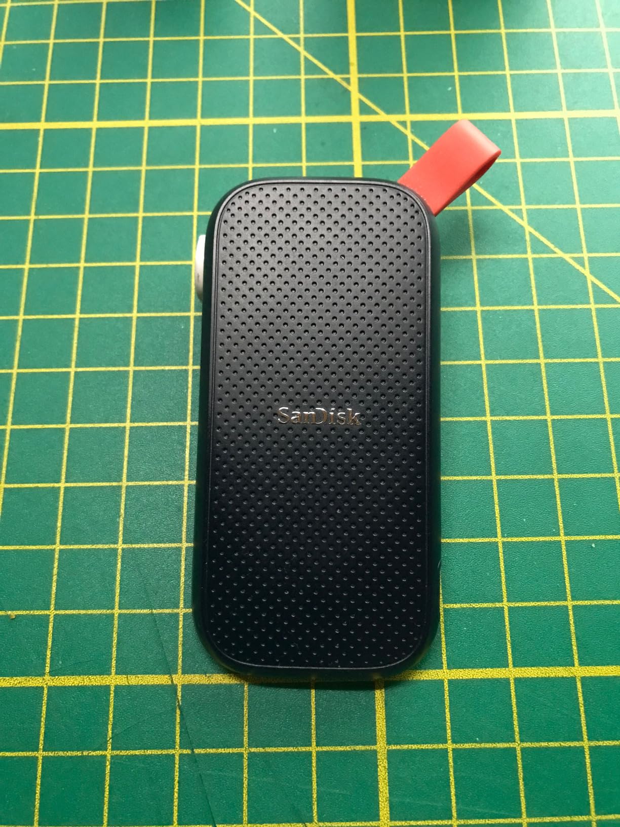 SanDisk 1TB Portable SSD - Up to 800MB/s, USB-C, USB 3.2 Gen 2 customer photo 2