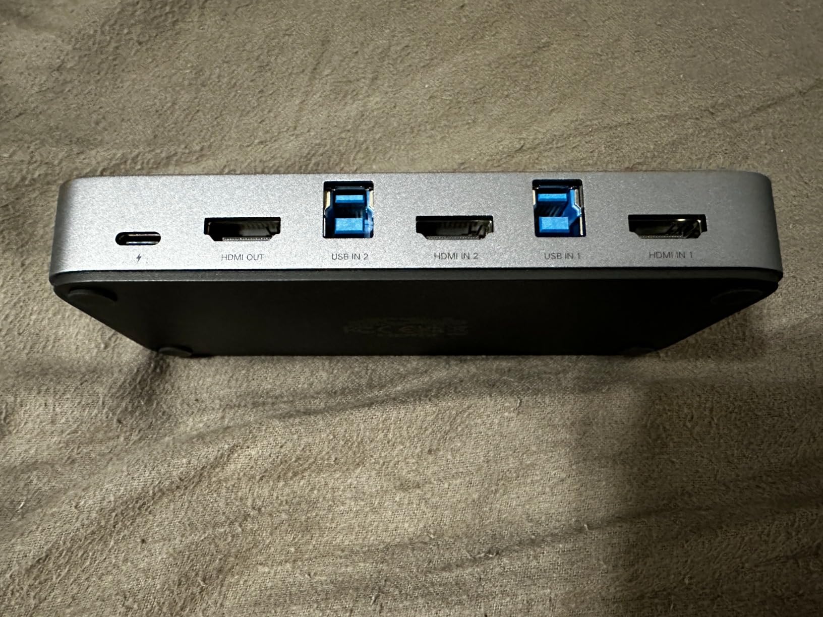 UGREEN HDMI KVM Switch 1 Monitor 2 Computers, Aluminum, 4K@60Hz, 4 USB 3.0 | for 2 PCs, KVM Switches Shares 1 Monitor, Keyboard, Mouse, Webcam, HDCP 2.2, HDR, 3D, with 2 HDMI & 2 USB Cables, Controller customer photo 1