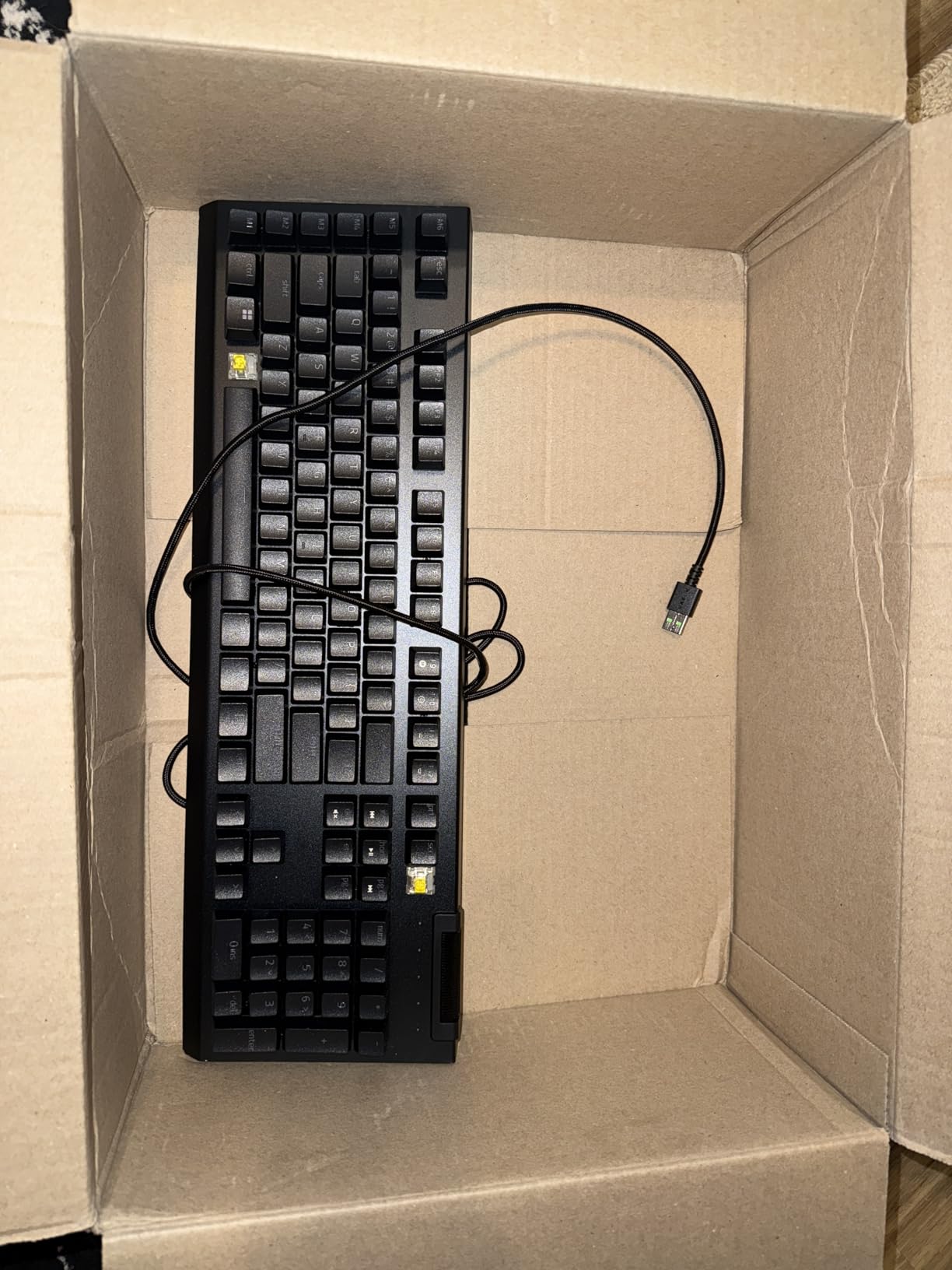 Razer BlackWidow V4 X Mechanical Gaming Keyboard, Yellow Switches, Black | Linear & Silent Switches, 6 Dedicated Macro Keys, Chroma RGB, Doubleshot ABS Keycaps, Roller & Media Controls, Snap Tap customer photo 1