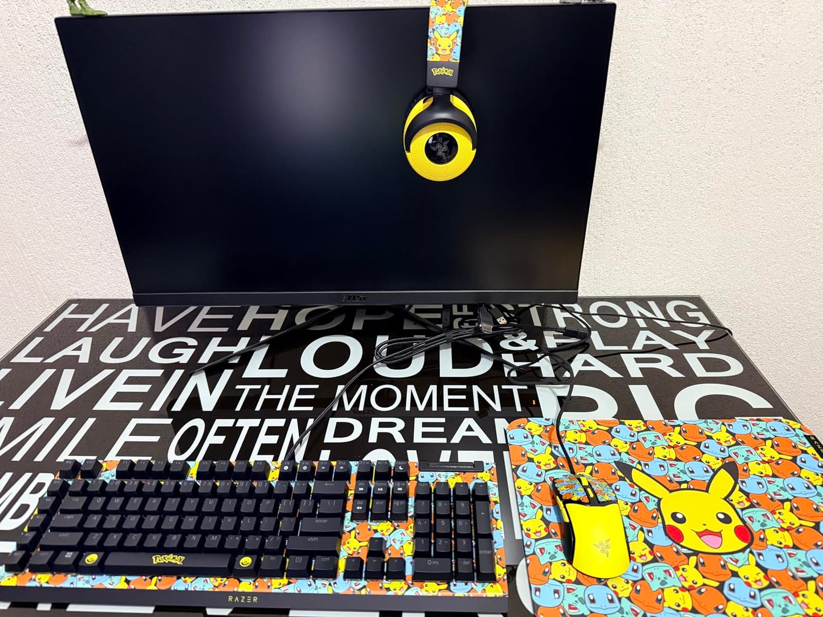 Razer BlackWidow V4 X Mechanical Gaming Keyboard, Yellow Switches, Black | Linear & Silent Switches, 6 Dedicated Macro Keys, Chroma RGB, Doubleshot ABS Keycaps, Roller & Media Controls, Snap Tap customer photo 2