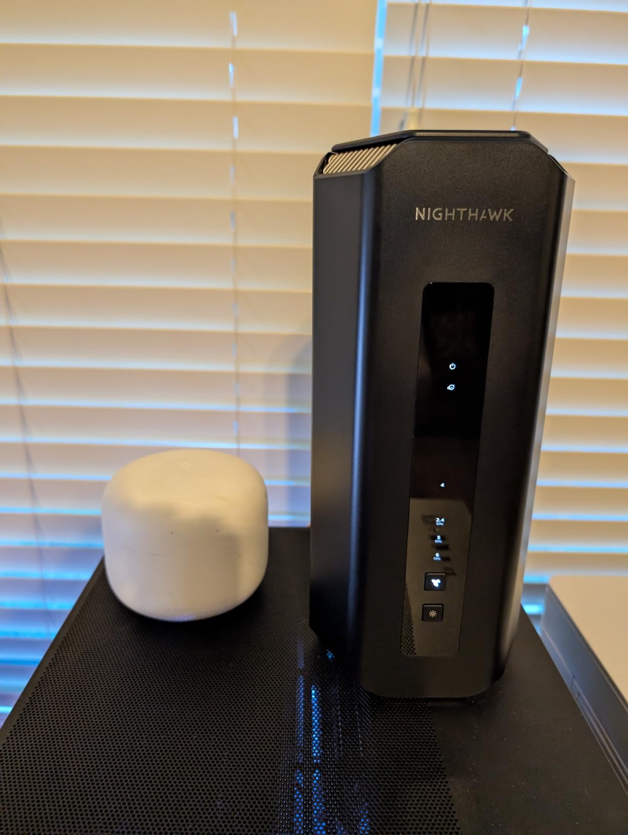 NETGEAR Nighthawk Tri-Band WiFi 7 Router (RS700S) - BE19000 Wireless Speed (up to 19 Gbps) customer photo 1