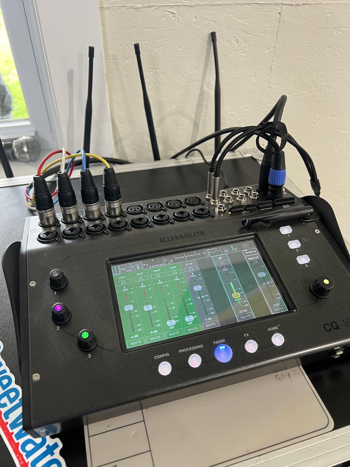 Allen & Heath CQ-18T Digital Mixer with 7